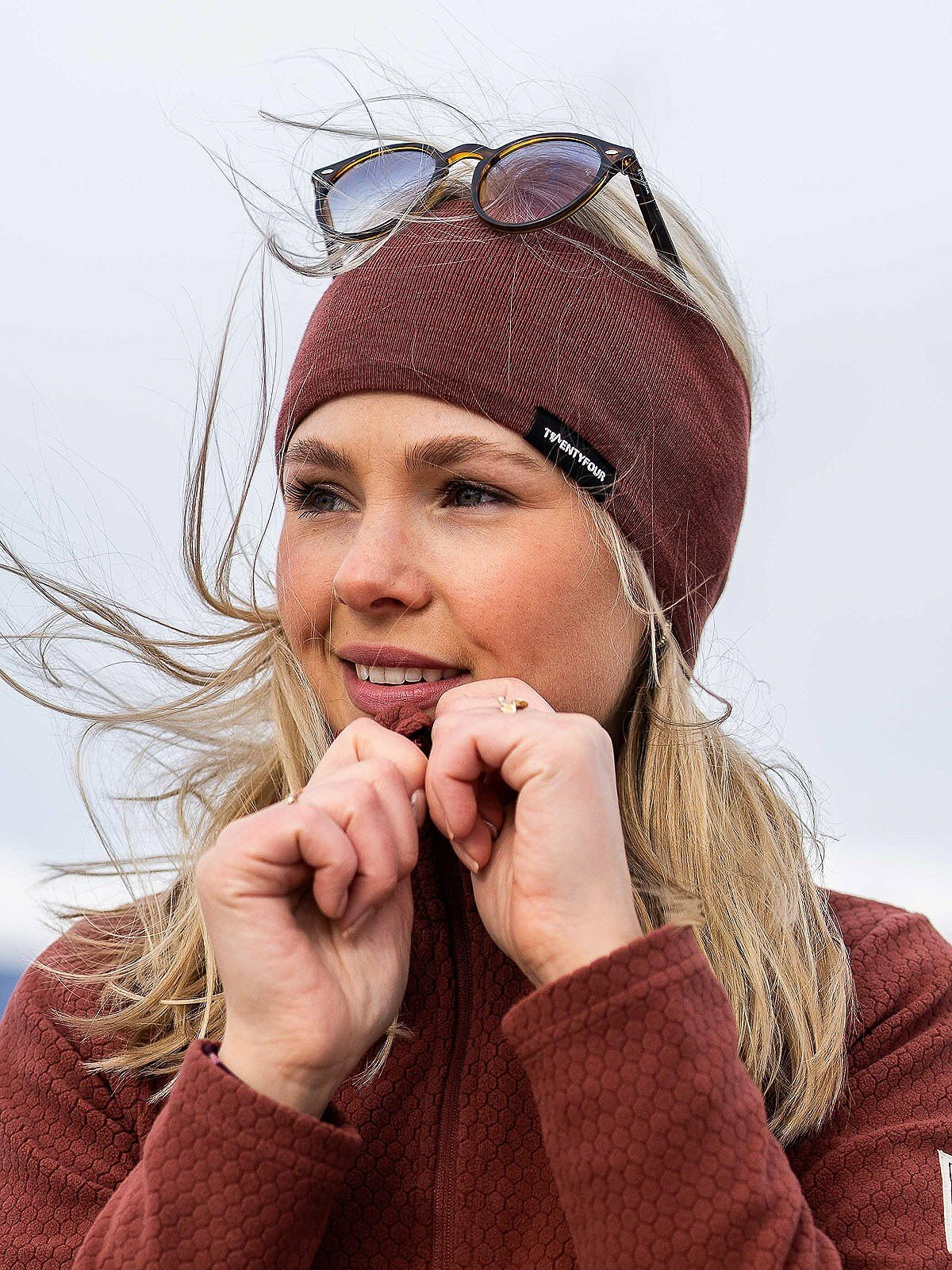 Twentyfour Finse Basic Pannebånd Rustrød/Rødbrun - Get Inspired Exclusive Collection