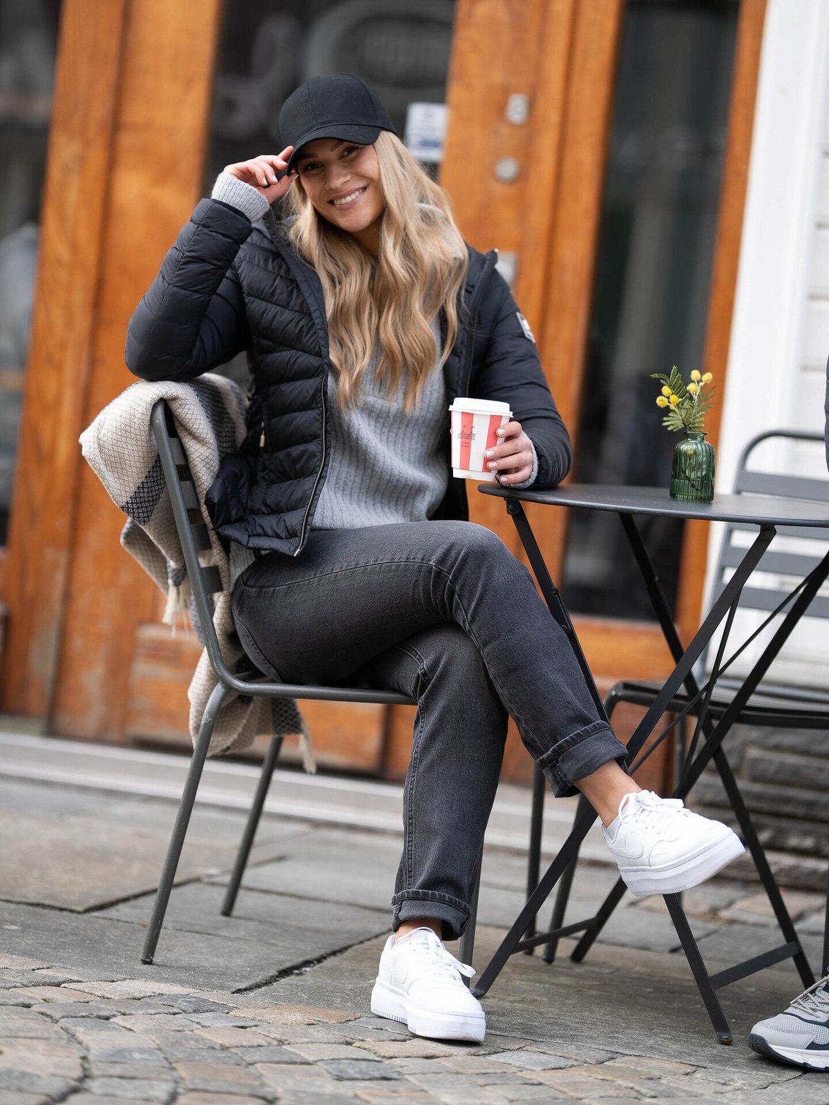 Twentyfour Finse Super Light Dunjakke Skyggesort