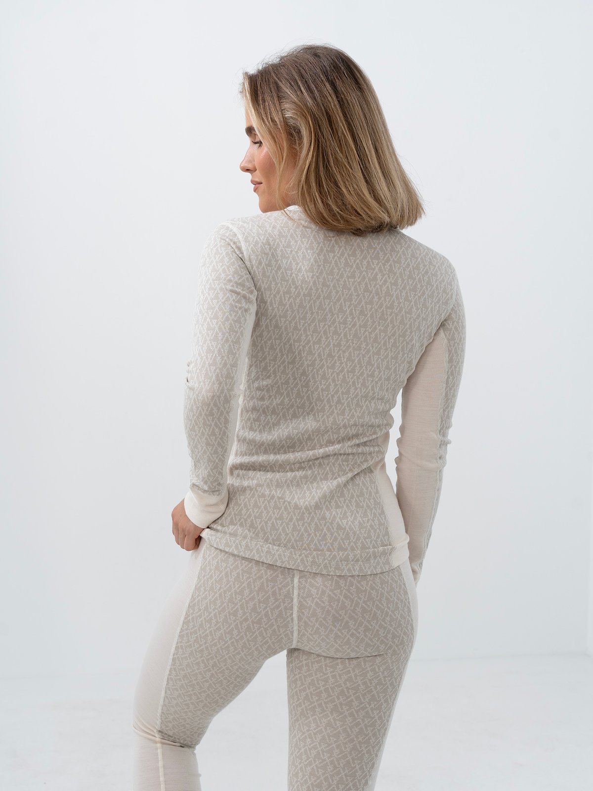 Twentyfour Aurora Aya Ulltopp Gråhvit