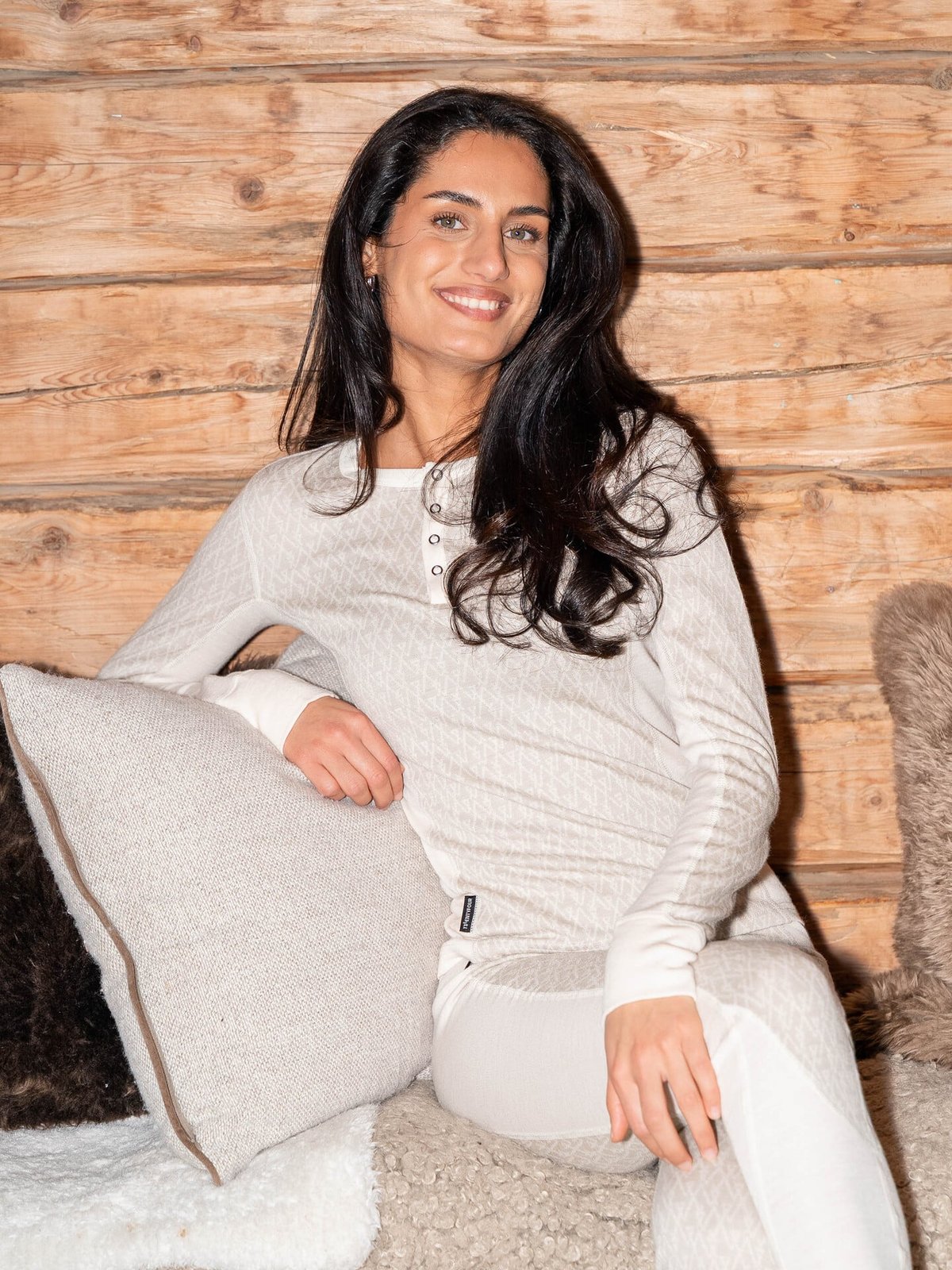 Twentyfour Aurora Aya Ulltopp Gråhvit