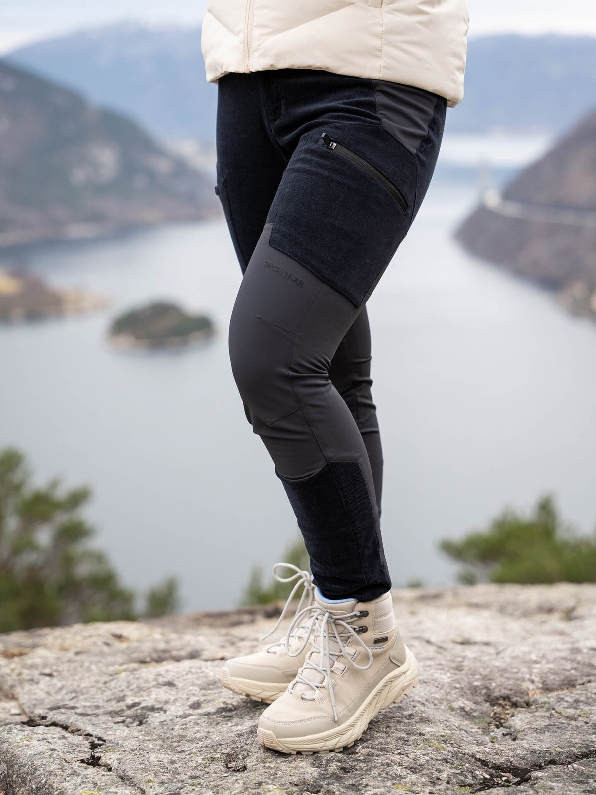 Twentyfour Finse Shape Cordbukse Sort