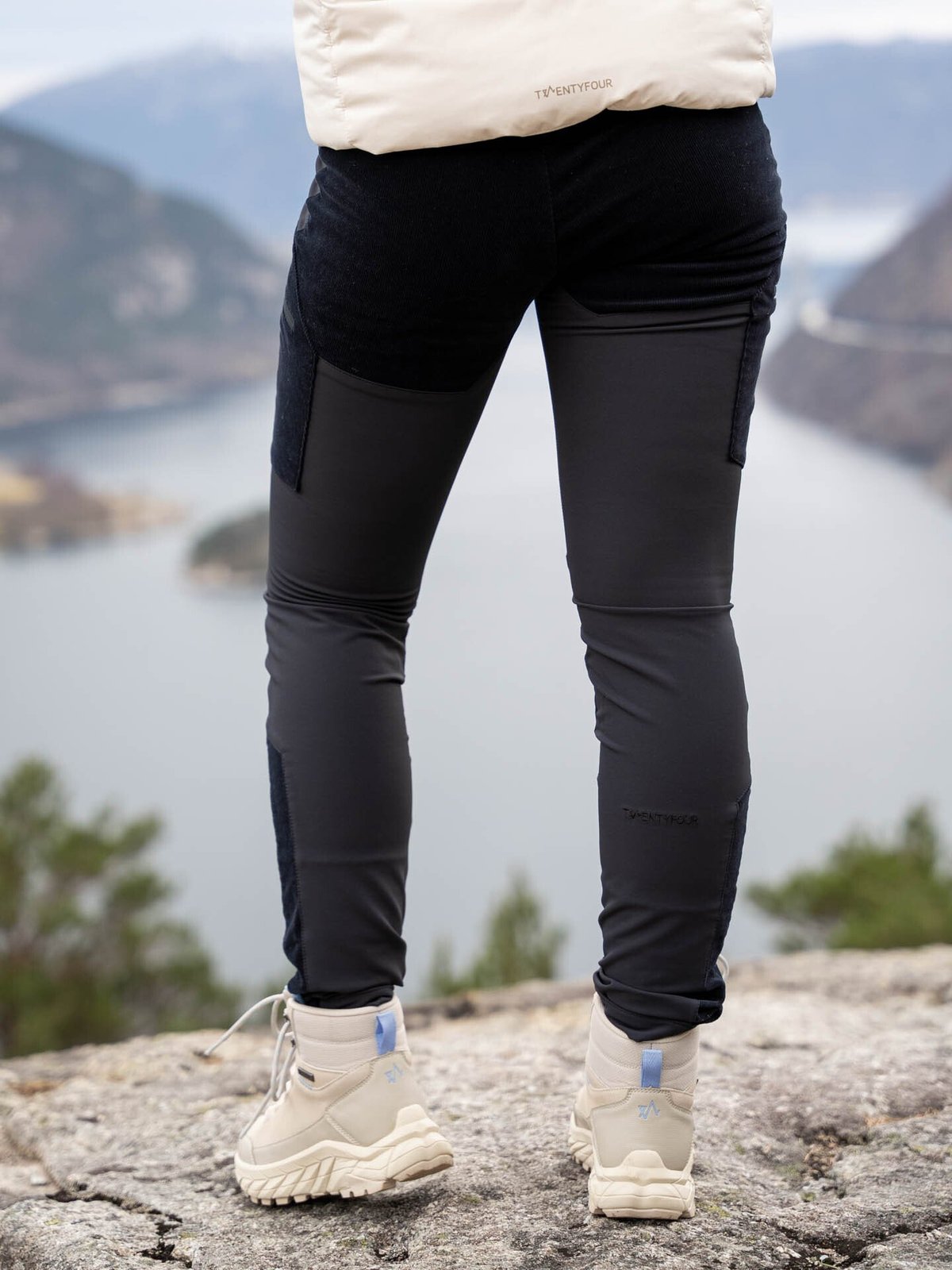 Twentyfour Finse Shape Cordbukse Sort