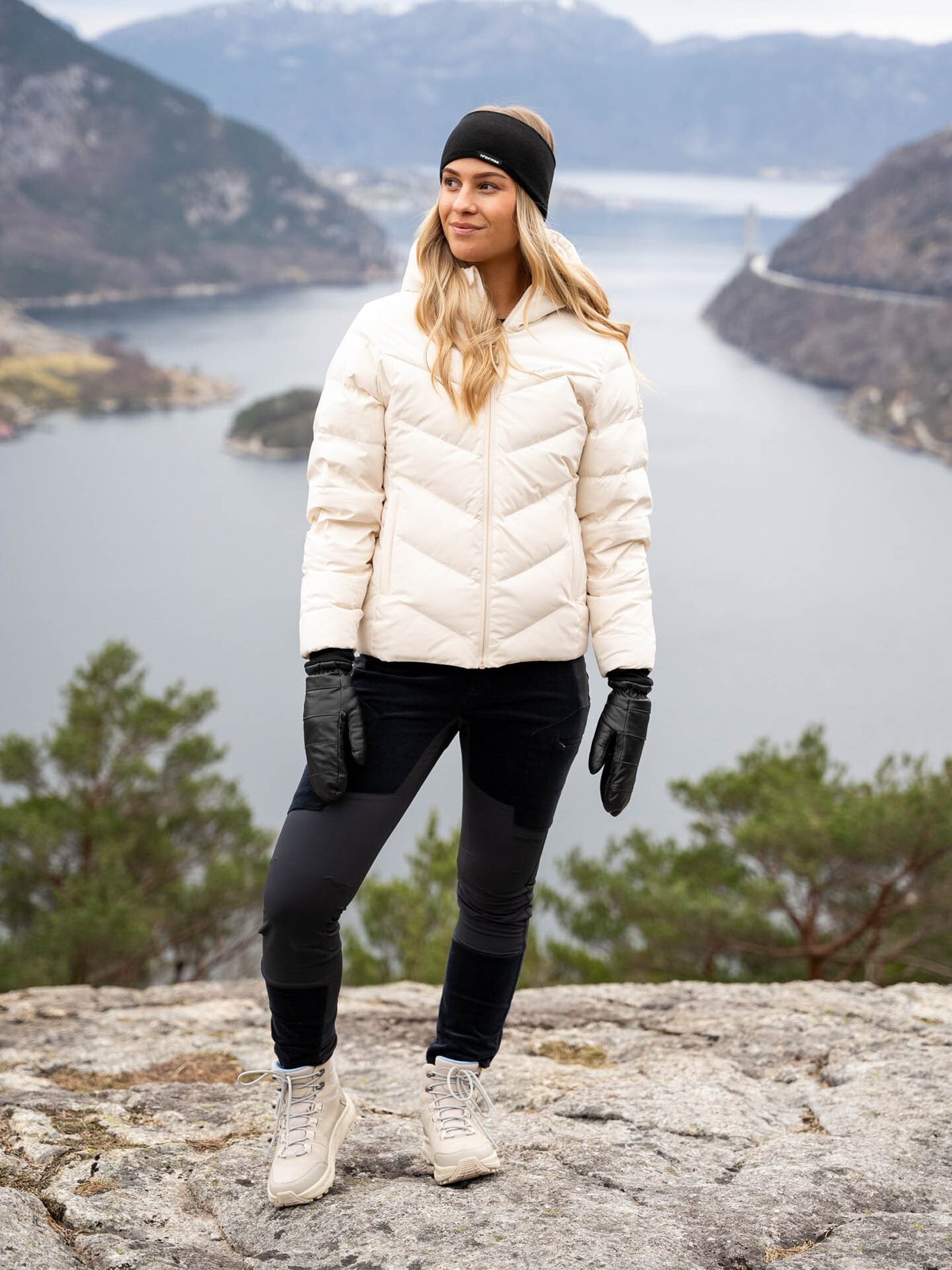 Twentyfour Finse Shape Cordbukse Sort