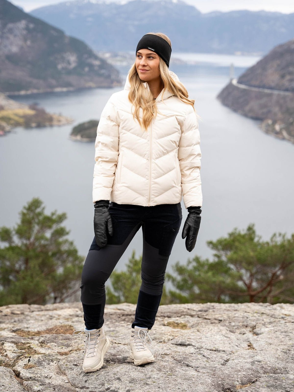 Twentyfour Finse Shape Cordbukse Sort