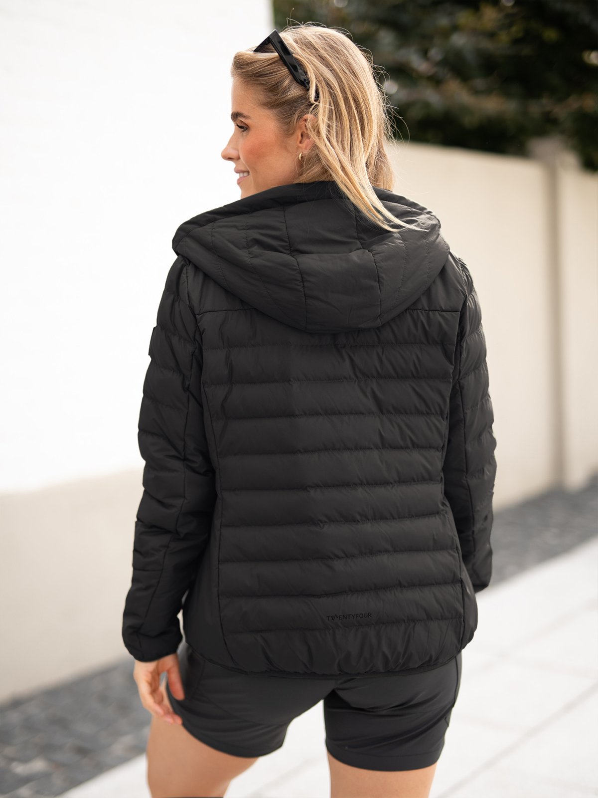 Twentyfour Mode Thermal Jakke Sort