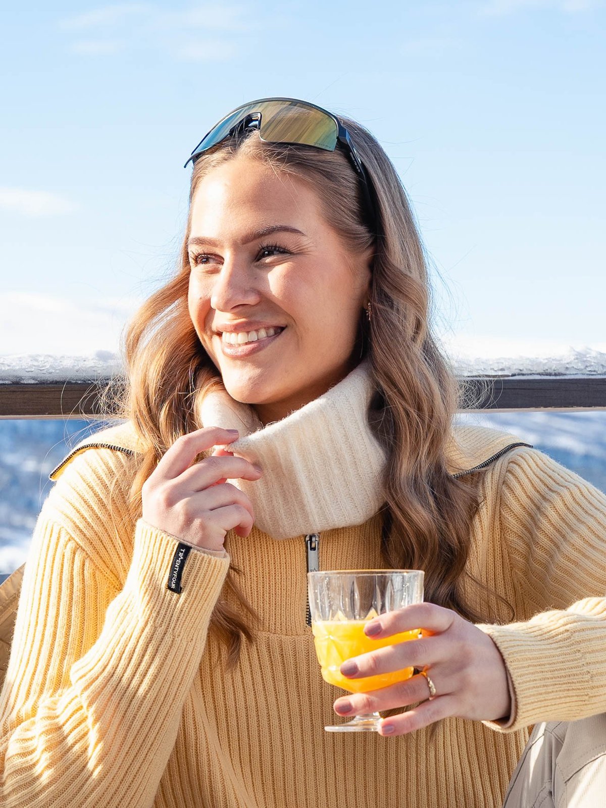 Twentyfour Mode Maya Hals Gråhvit