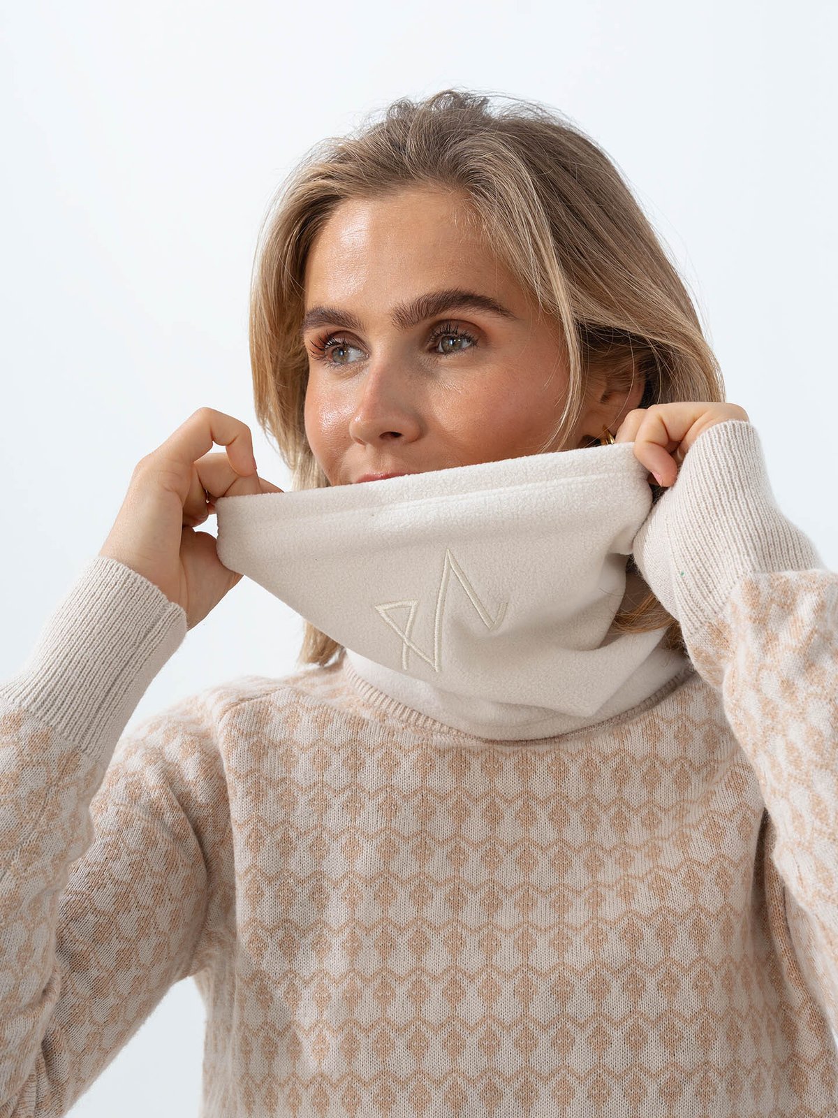Twentyfour & Fleece Hals Gråhvit