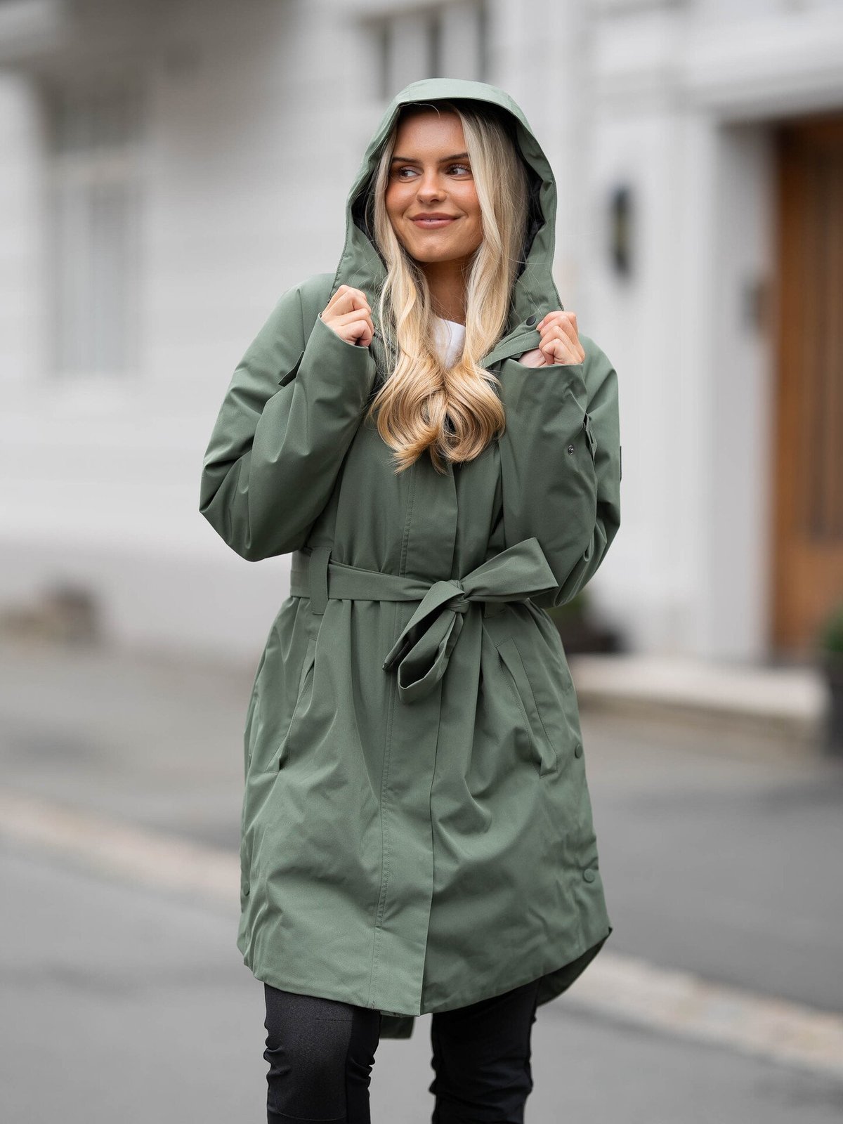 Twentyfour Mode Insulated Cape Furu