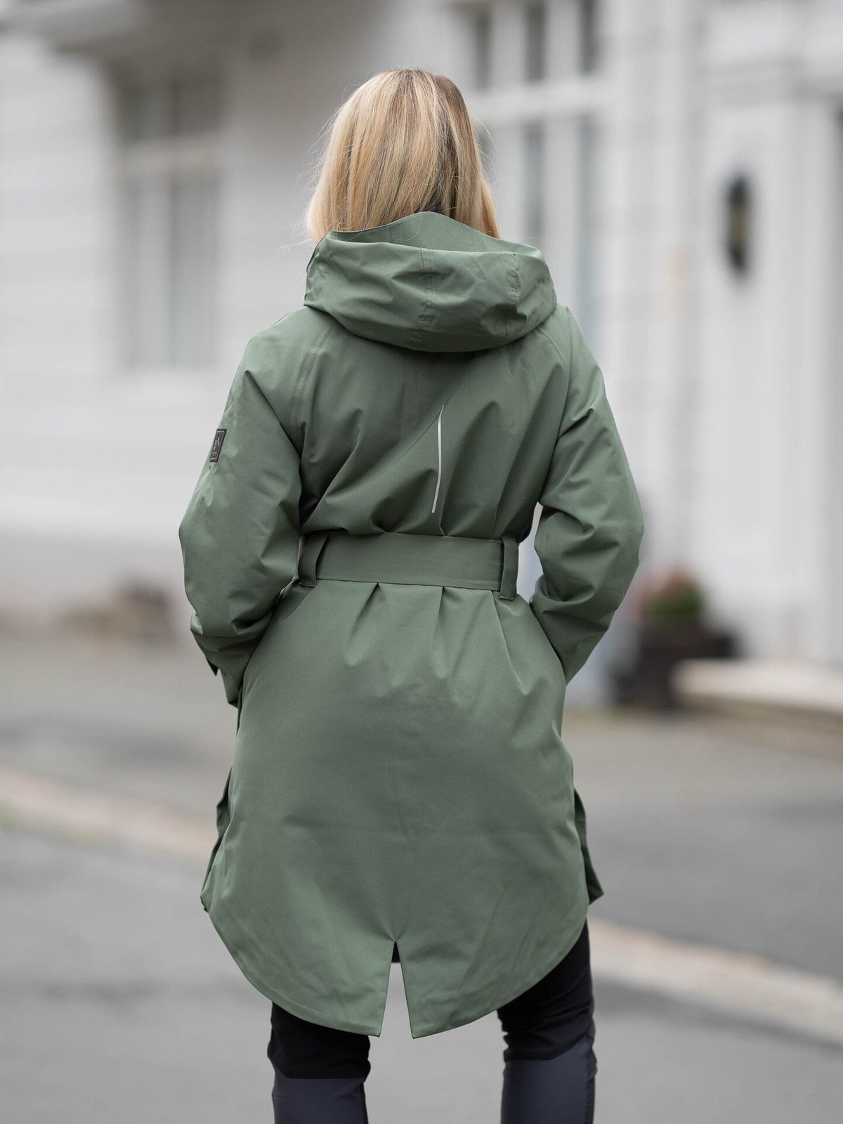 Twentyfour Mode Insulated Cape Furu