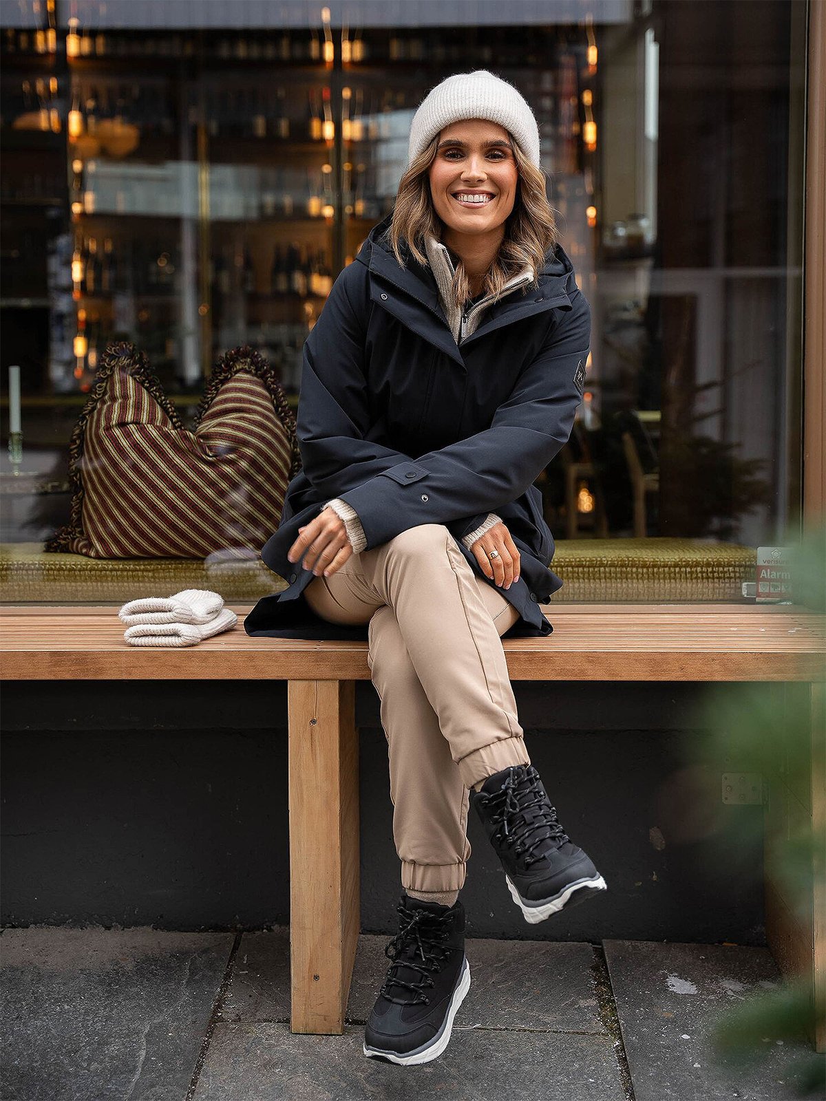 Twentyfour Mode Insulated Cape Sort