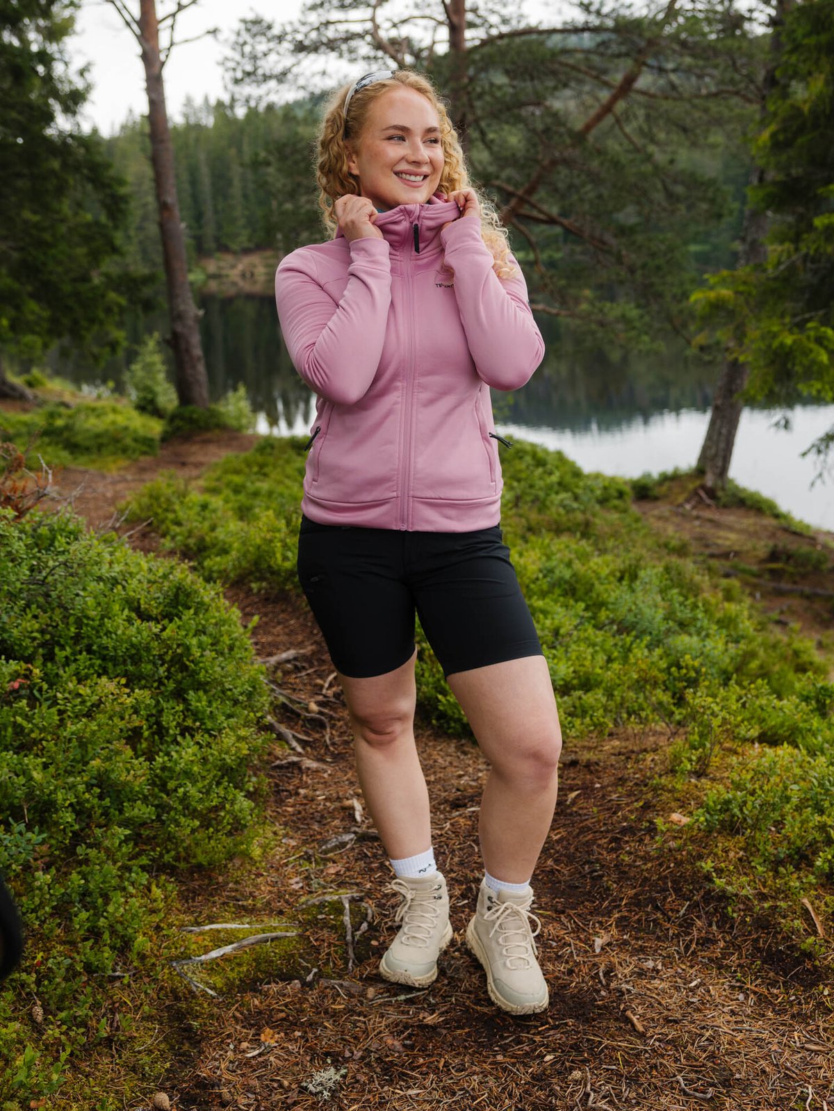 Twentyfour Venture Air Hoodie Tåkerosa