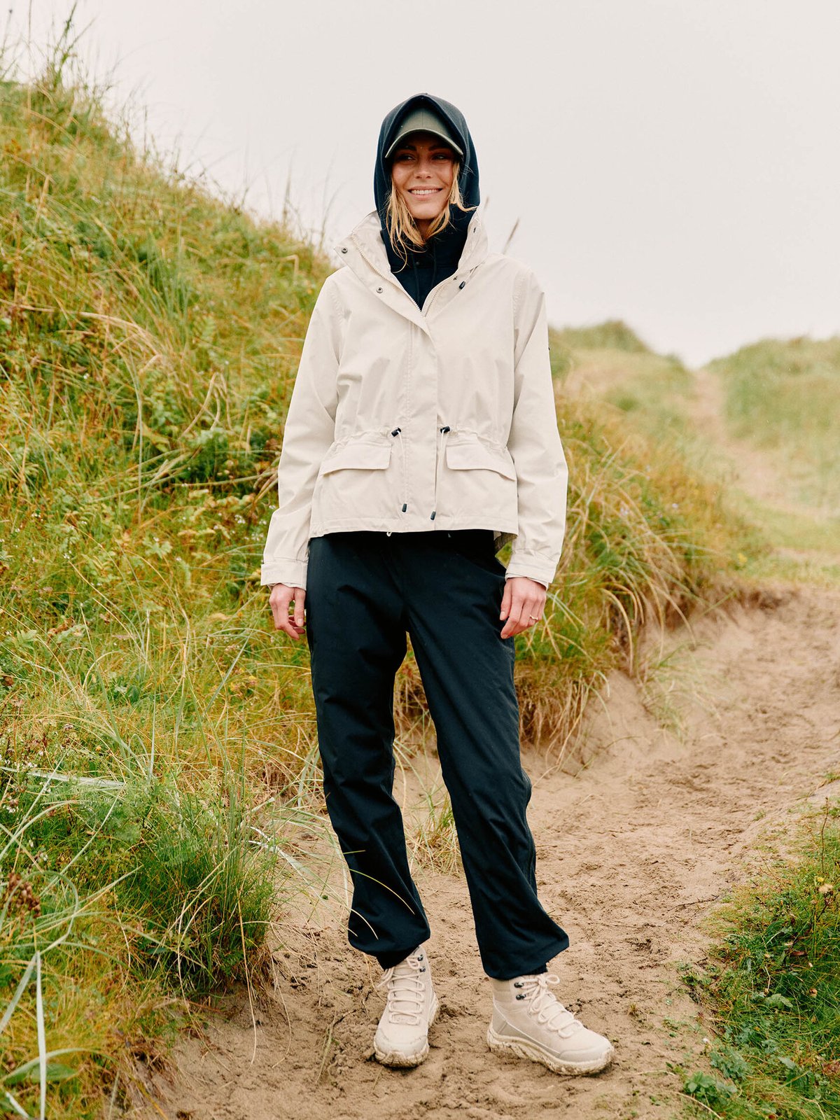 Twentyfour Mode Kaja Skalljakke Gråhvit