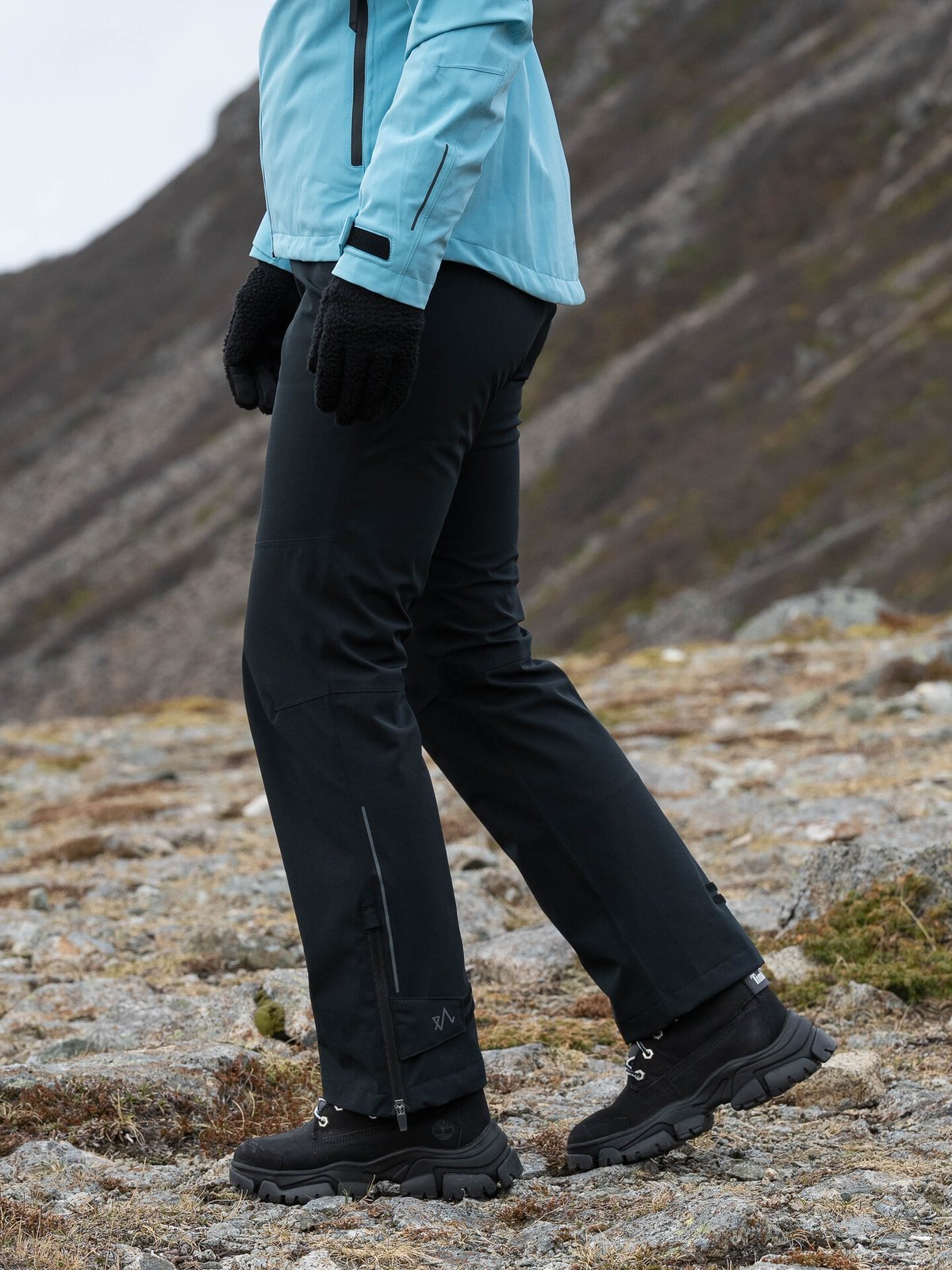 Twentyfour Aurora 2-Lags Skallbukse Sort