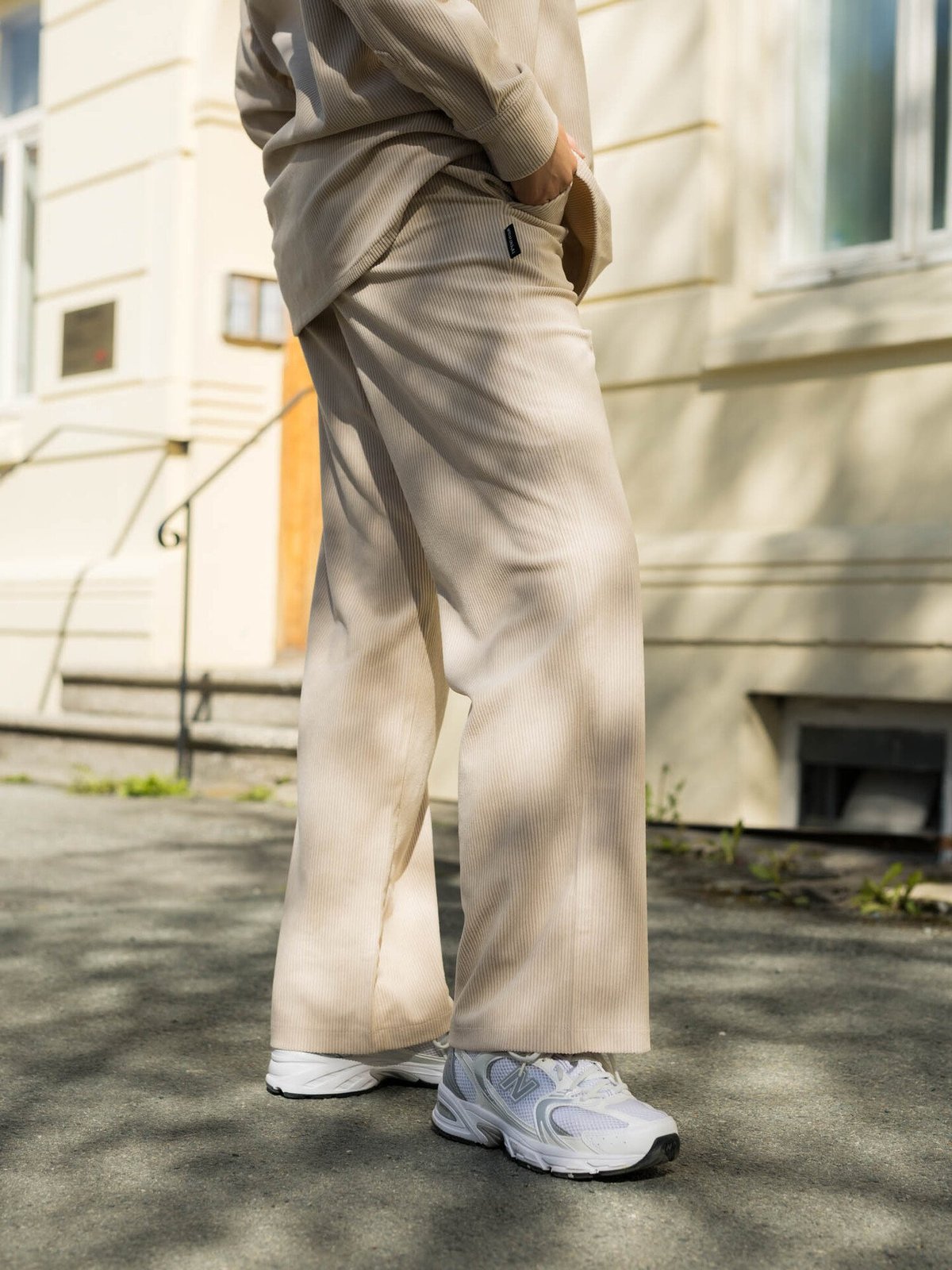 Twentyfour Mode Cord Bukse Gråhvit