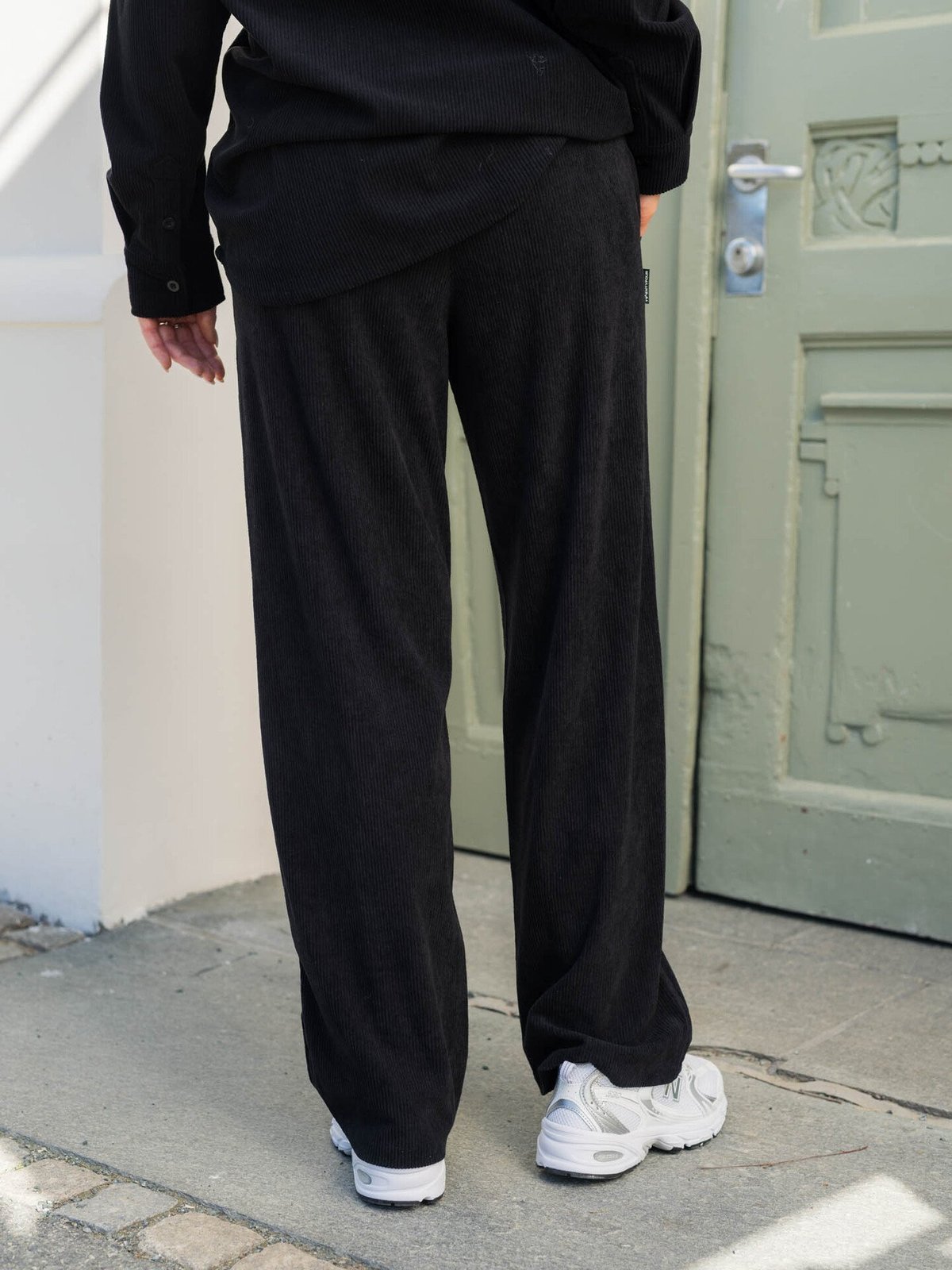 Twentyfour Mode Cord Bukse Sort