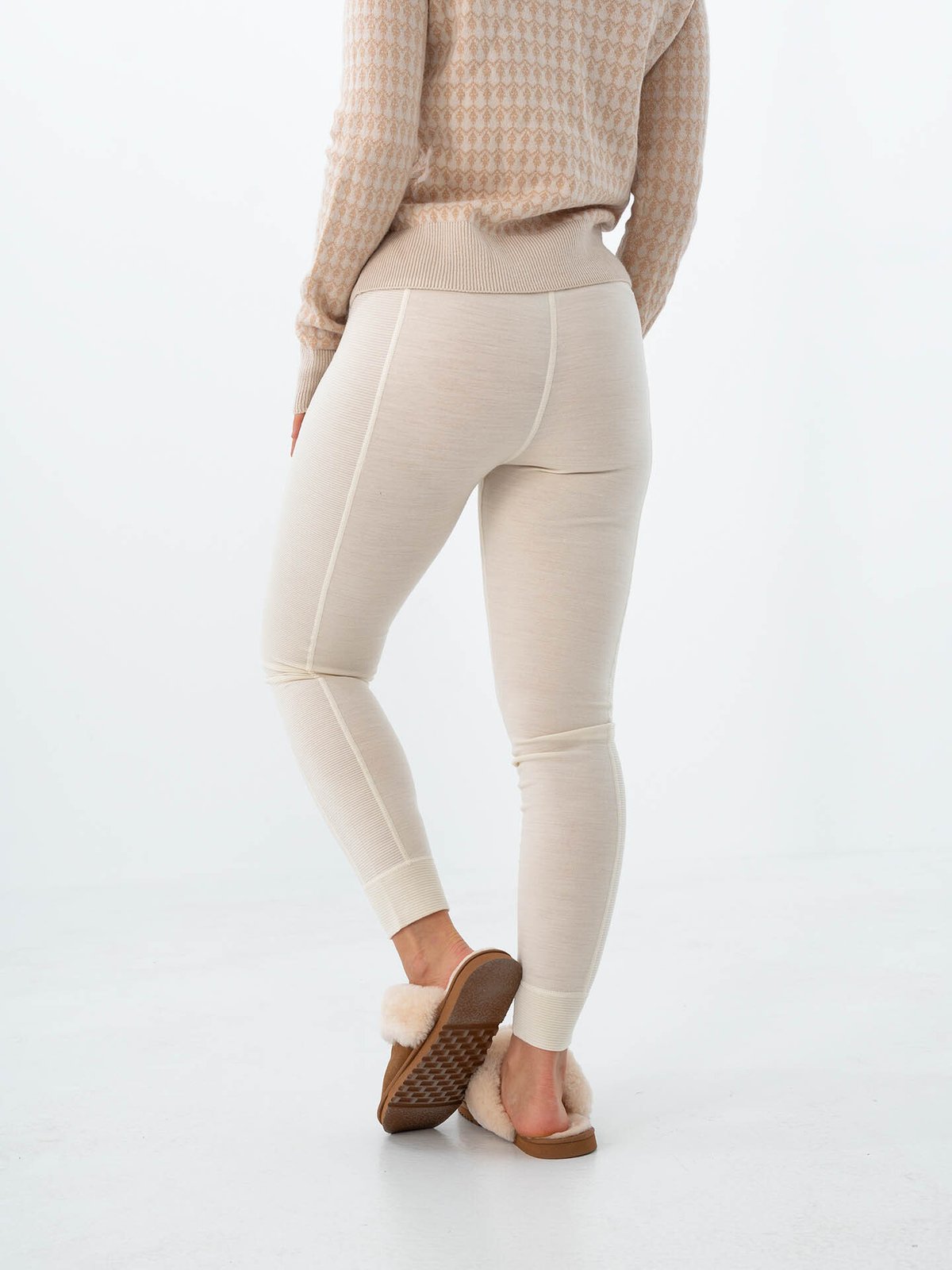 Twentyfour Aurora Oda Ulltights Gråhvit