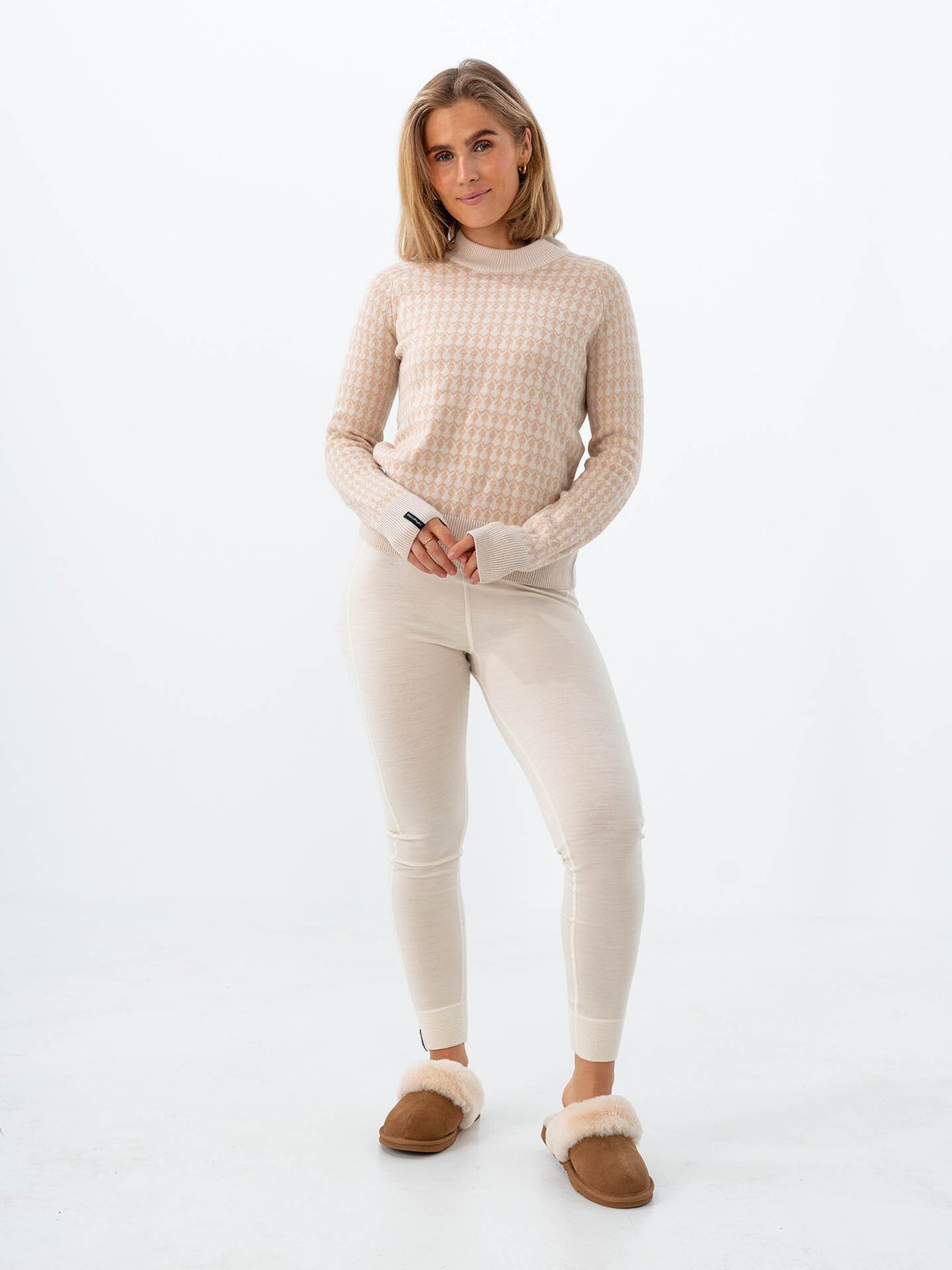 Twentyfour Aurora Oda Ulltights Gråhvit