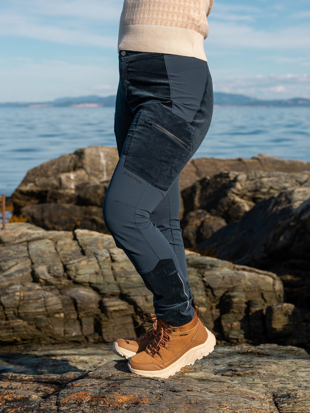 Twentyfour Aurora Shape Cordbukse Marine