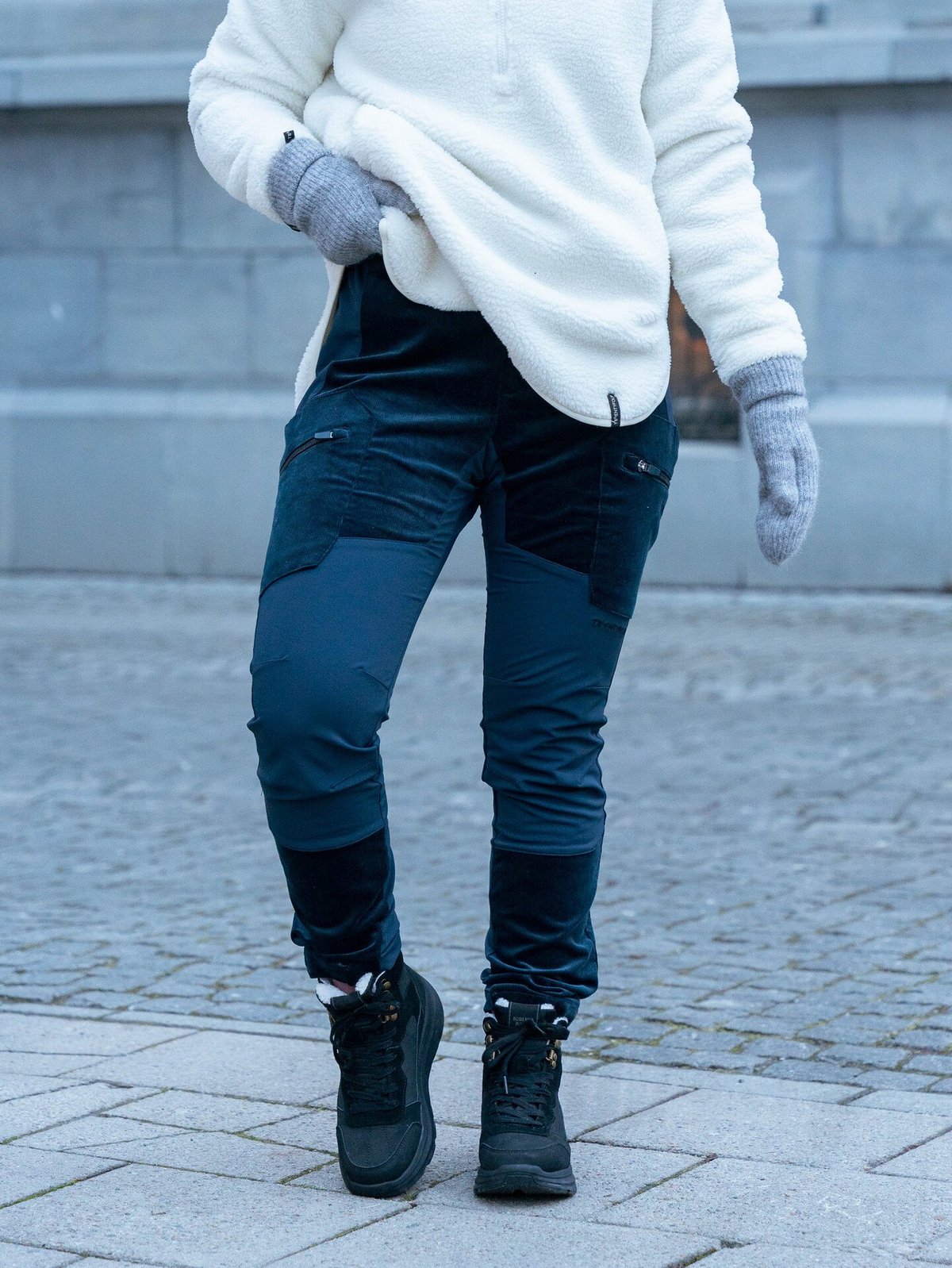 Twentyfour Aurora Shape Cordbukse Marine