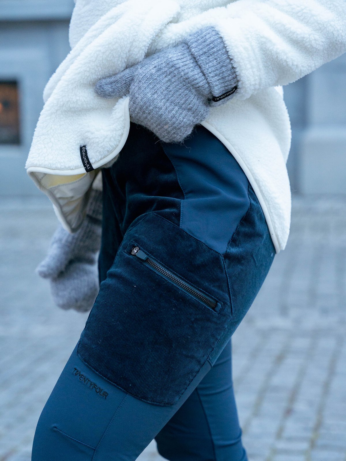 Twentyfour Aurora Shape Cordbukse Marine