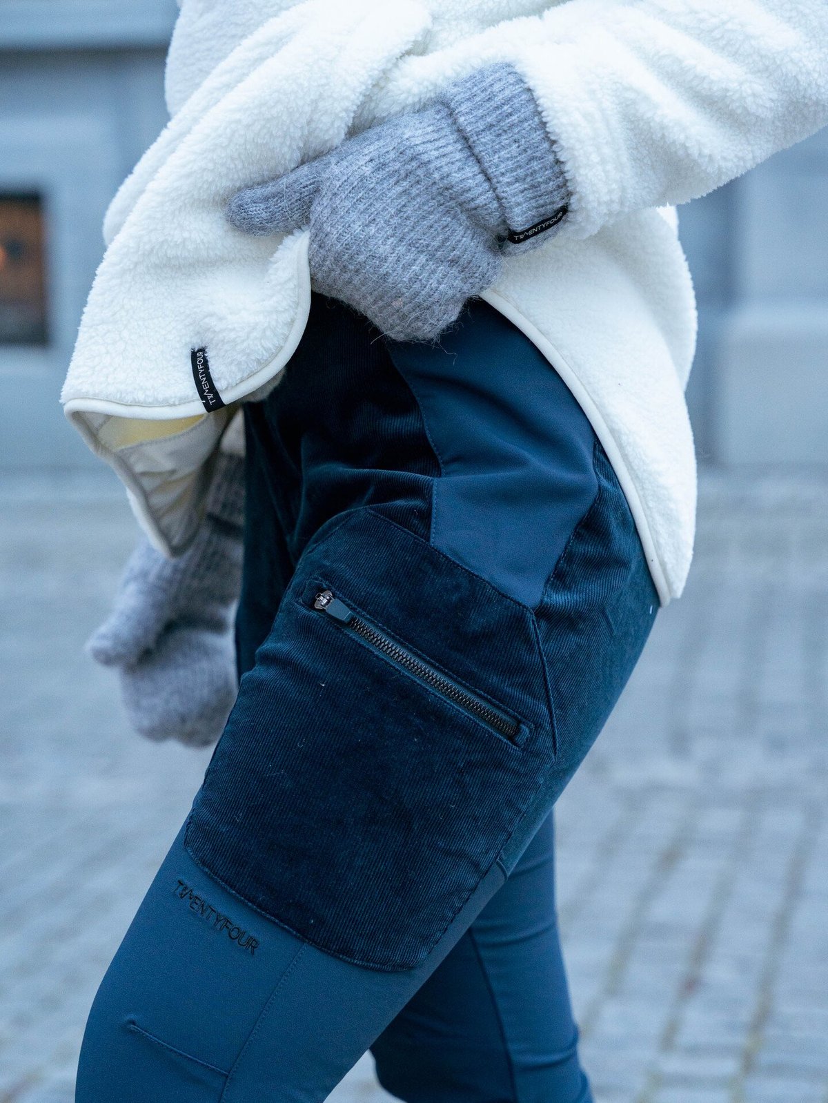 Twentyfour Aurora Shape Cordbukse Marine