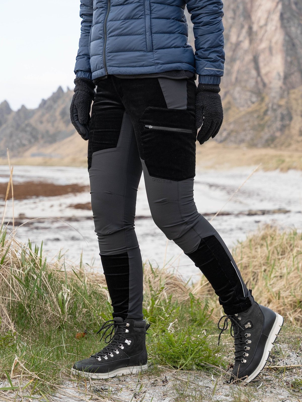 Twentyfour Aurora Shape Cordbukse Sort