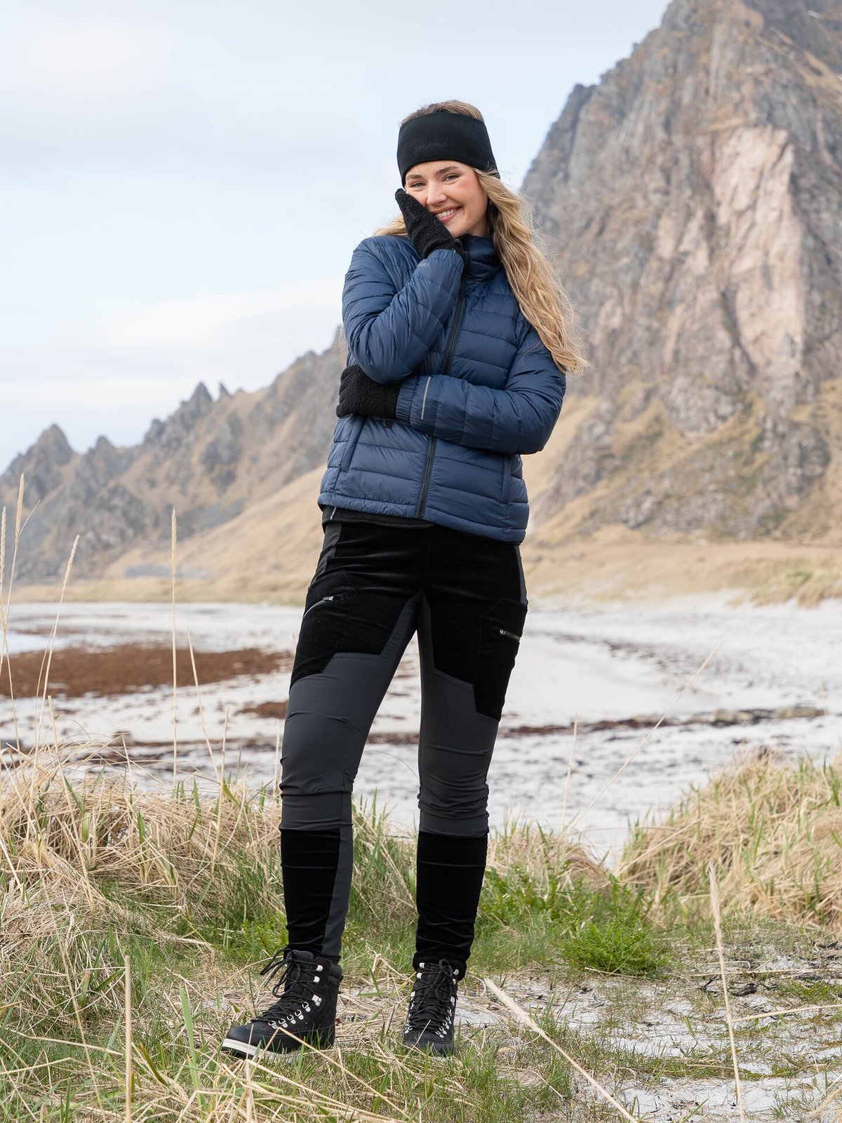 Twentyfour Aurora Shape Cordbukse Sort