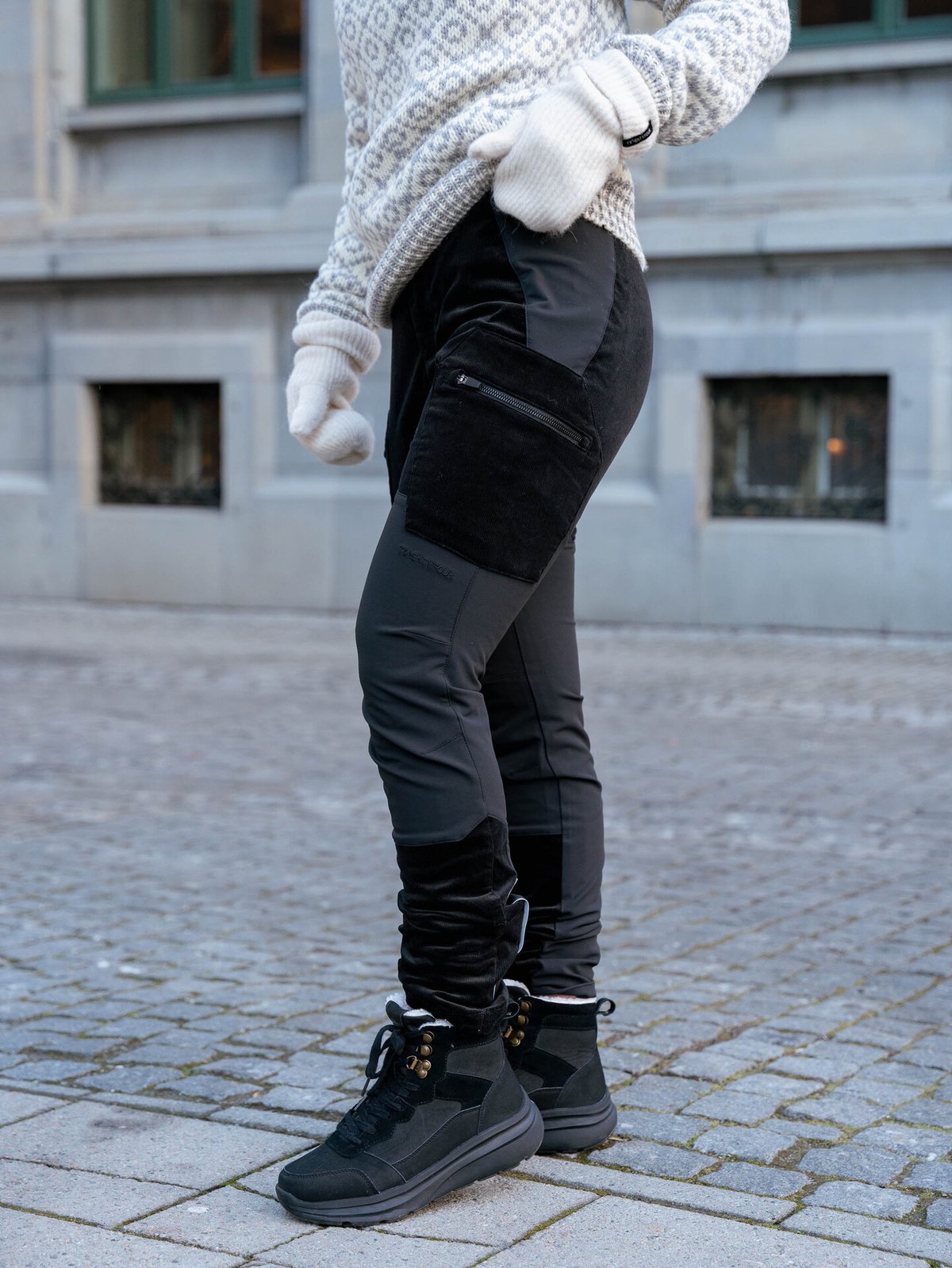 Twentyfour Aurora Shape Cordbukse Sort