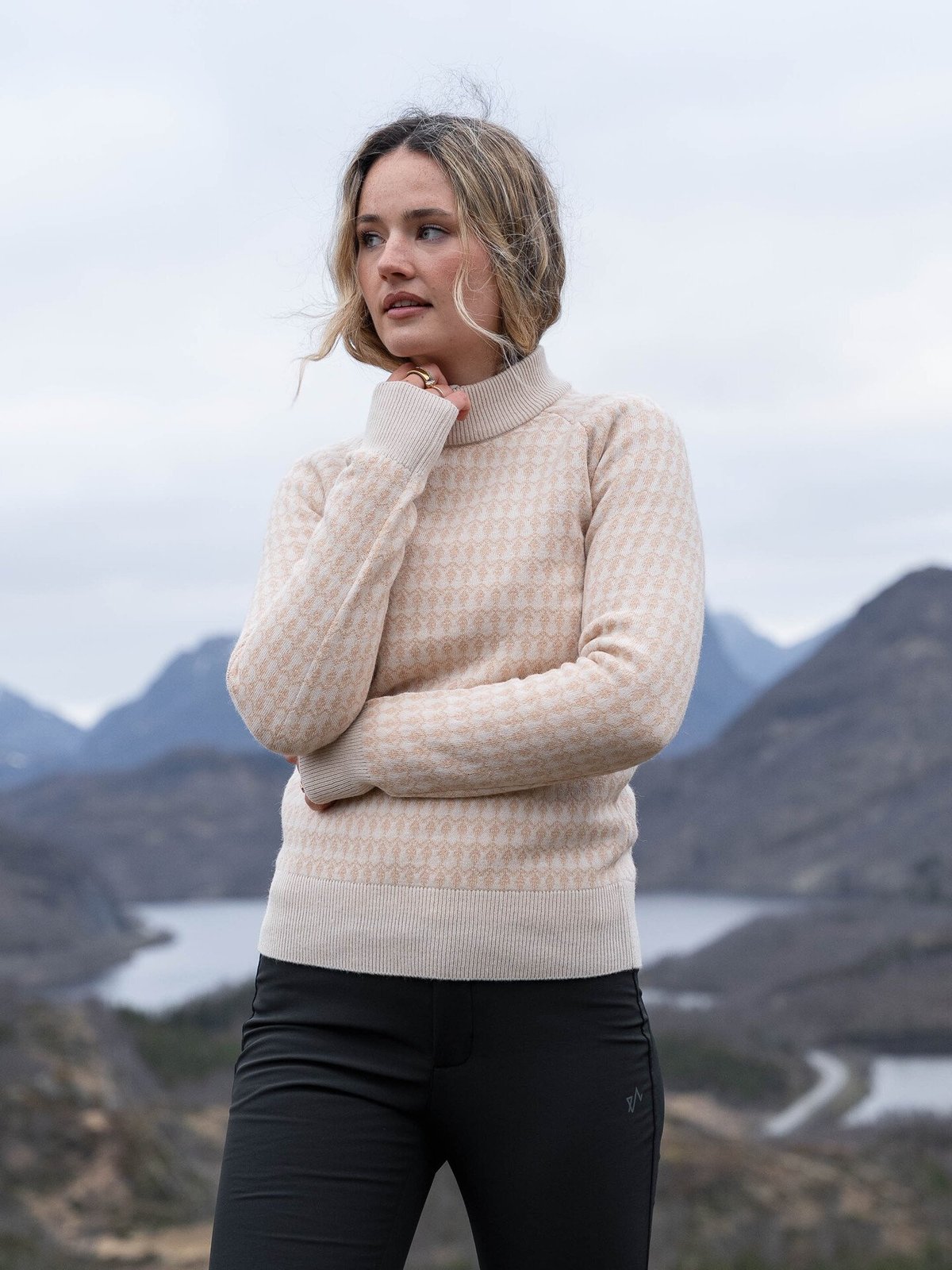 Twentyfour Aurora Ullgenser Sand