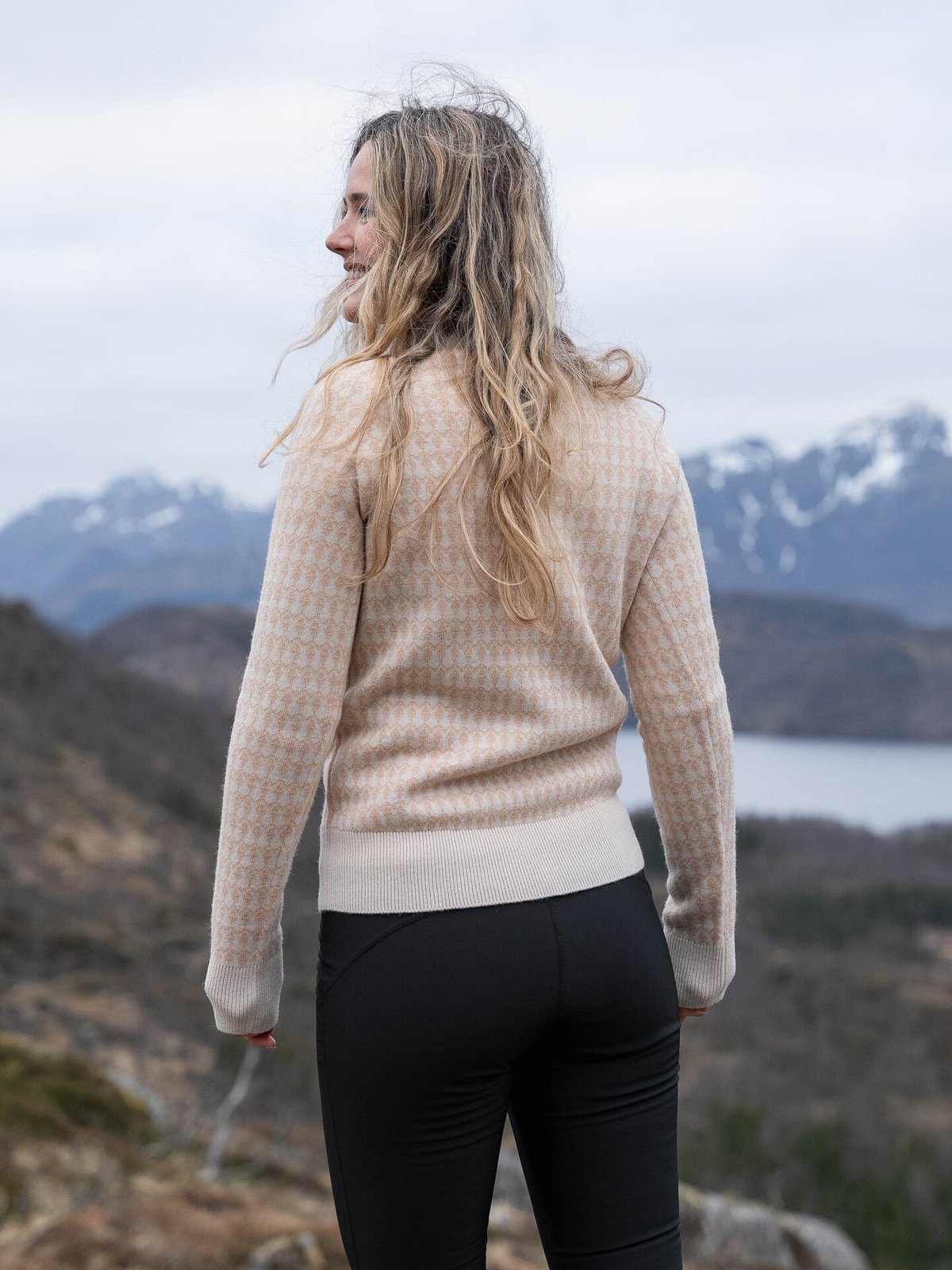 Twentyfour Aurora Ullgenser Sand