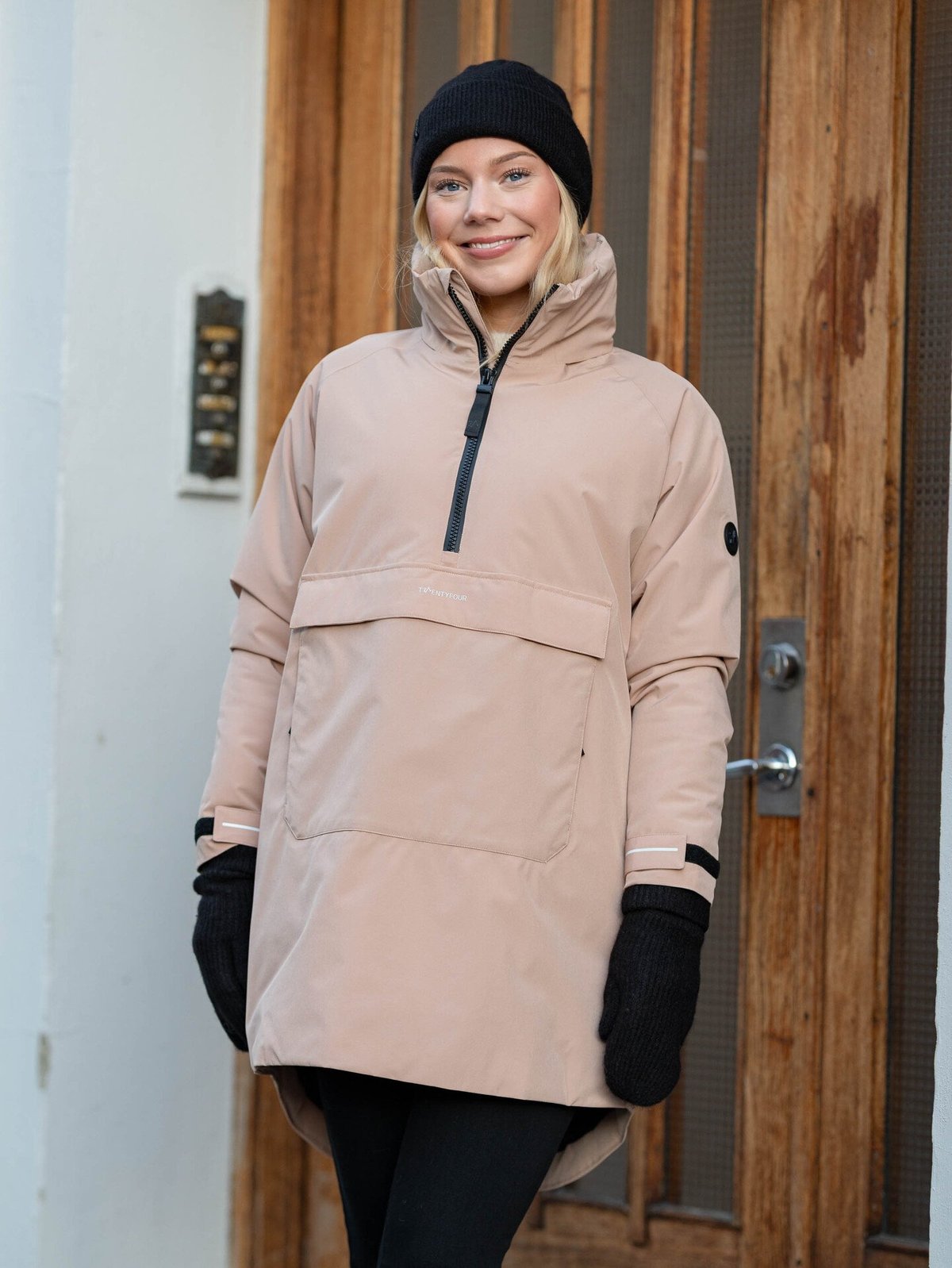 Twentyfour Mode Insulation Poncho Mørk Beige