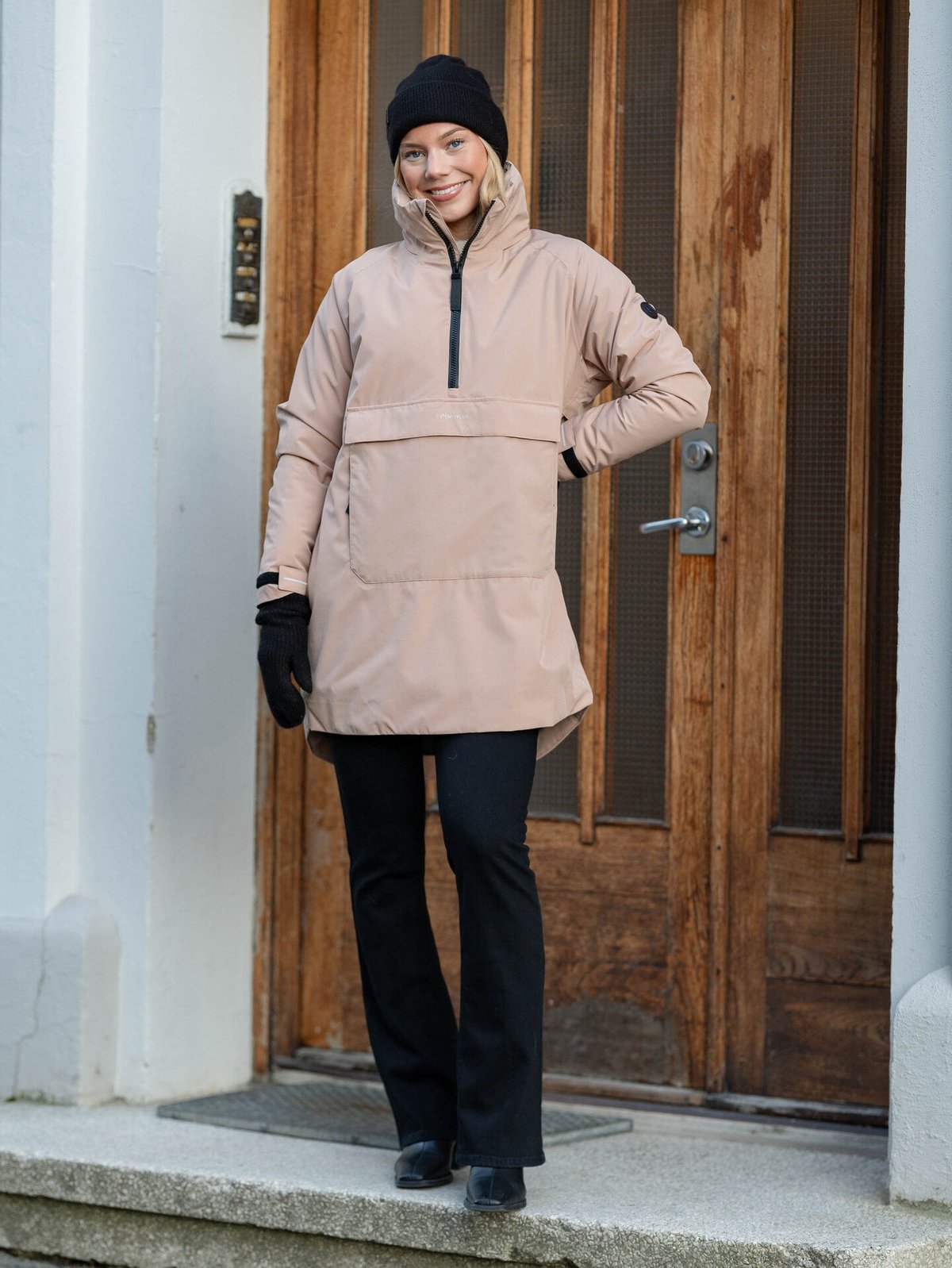 Twentyfour Mode Insulation Poncho Mørk Beige