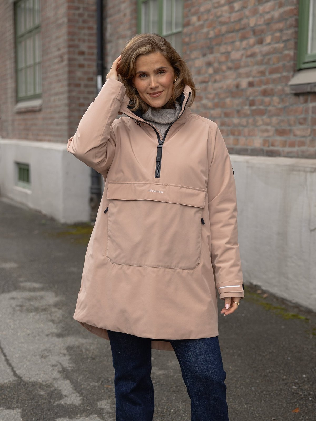 Twentyfour Mode Insulation Poncho Mørk Beige