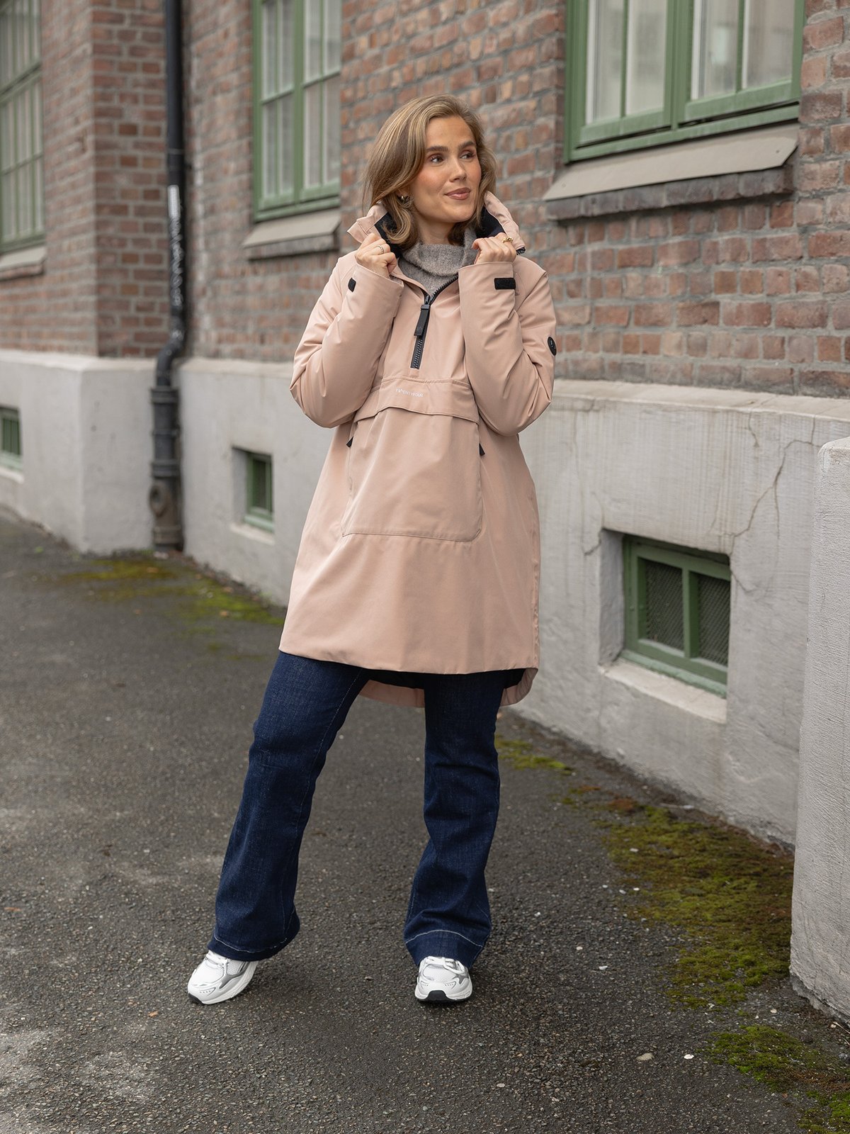 Twentyfour Mode Insulation Poncho Mørk Beige