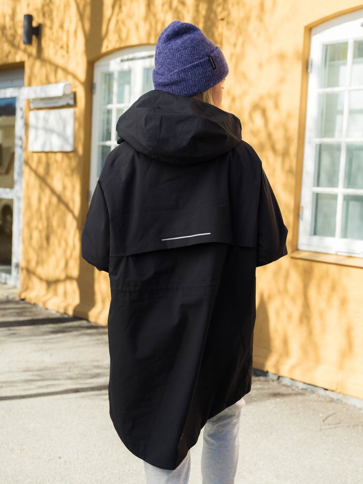 Twentyfour Mode Insulation Poncho Sort