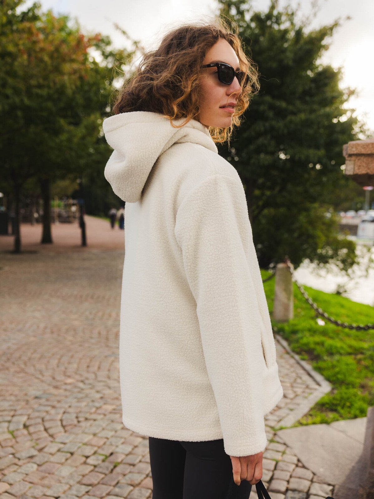 Twentyfour Mode Pile Hood Half Zip Gråhvit