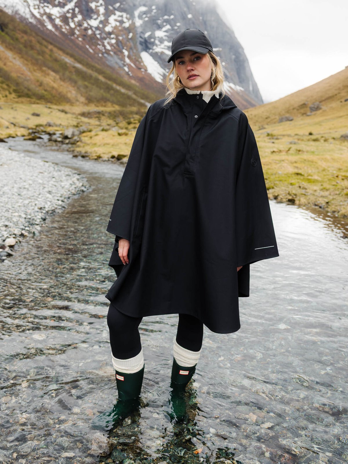 Twentyfour Mode Maya 3-Lags Poncho Sort