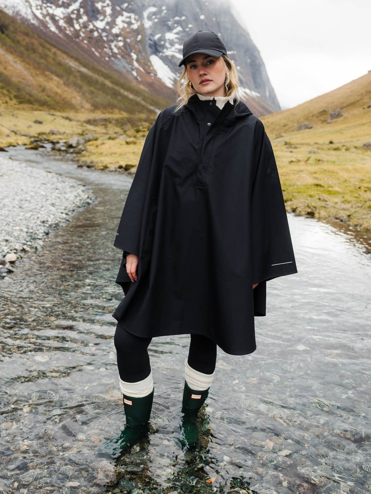 Twentyfour Mode Maya 3-Lags Poncho Sort