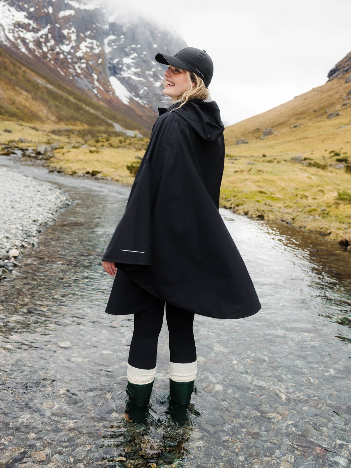 Twentyfour Mode Maya 3-Lags Poncho Sort