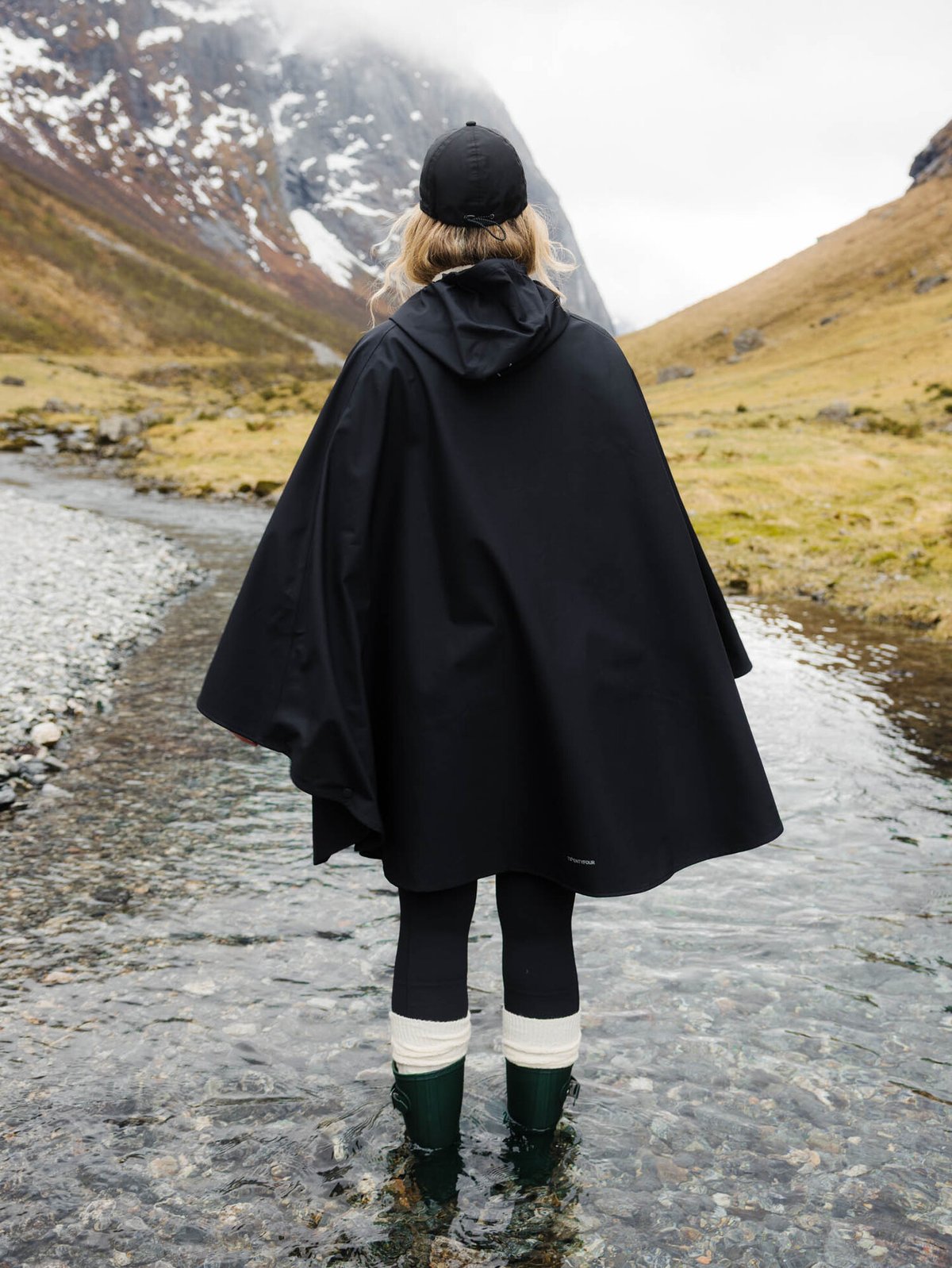 Twentyfour Mode Maya 3-Lags Poncho Sort
