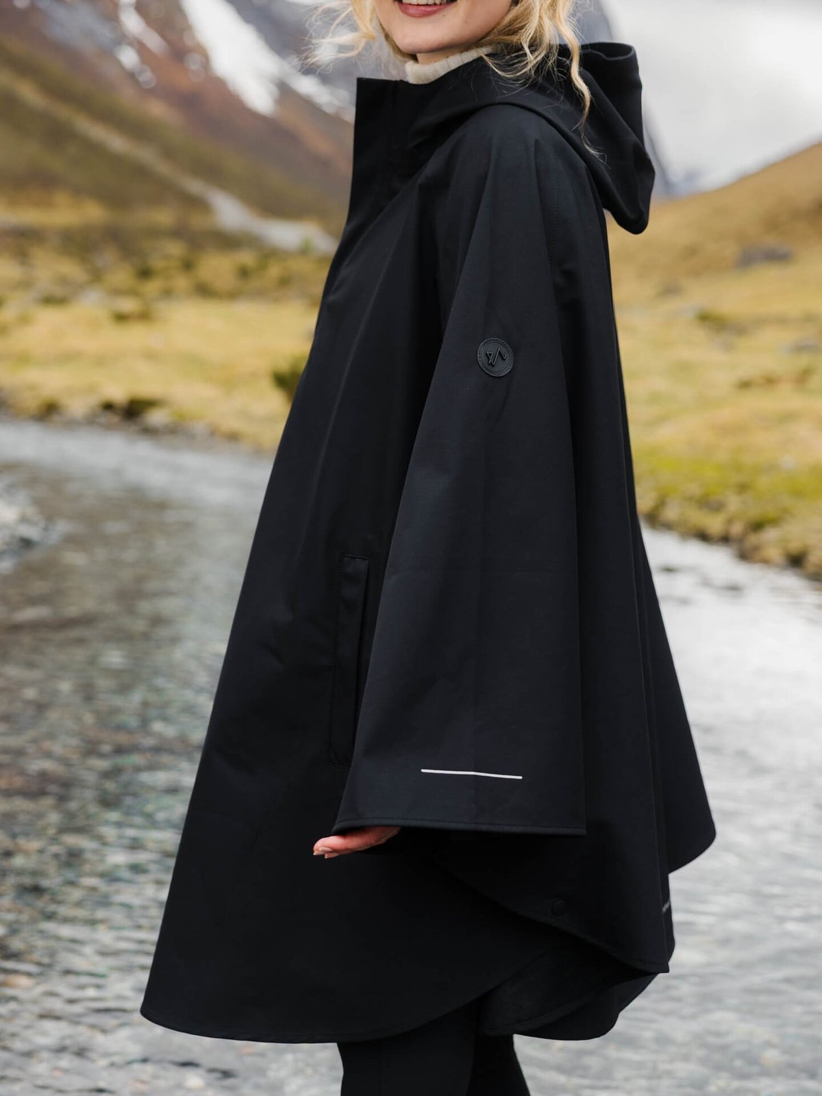 Twentyfour Mode Maya 3-Lags Poncho Sort