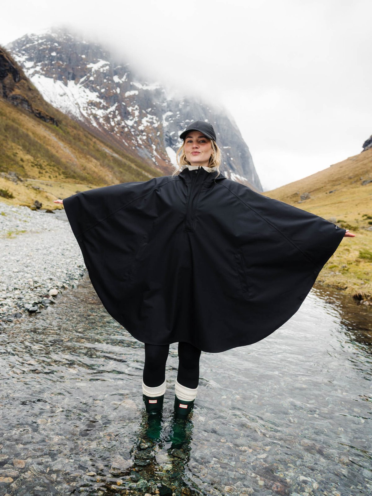 Twentyfour Mode Maya 3-Lags Poncho Sort