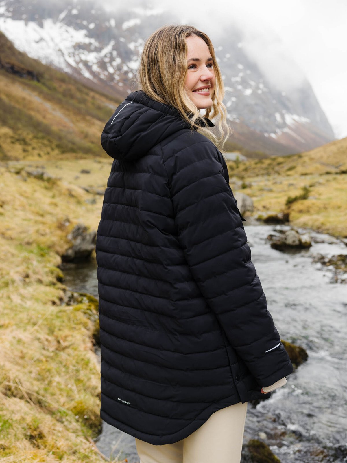 Twentyfour Mode Clomax Poncho Sort