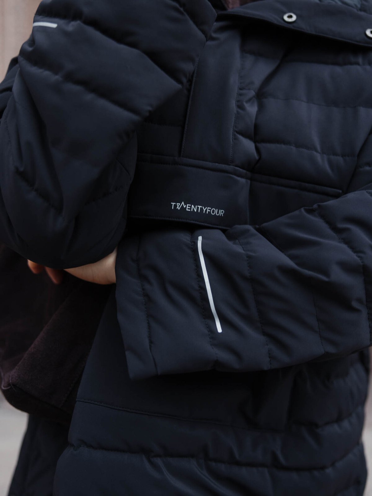 Twentyfour Mode Clomax Poncho Sort