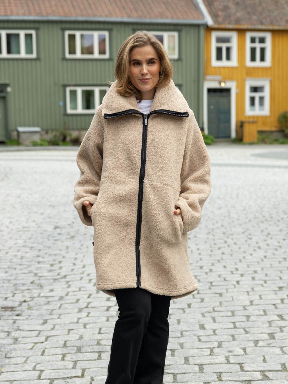 Twentyfour Mode Teddy Kåpe Sand