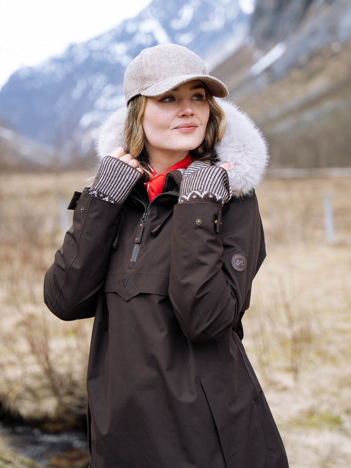Twentyfour Legacy Saga Shell Anorak Mørk brun
