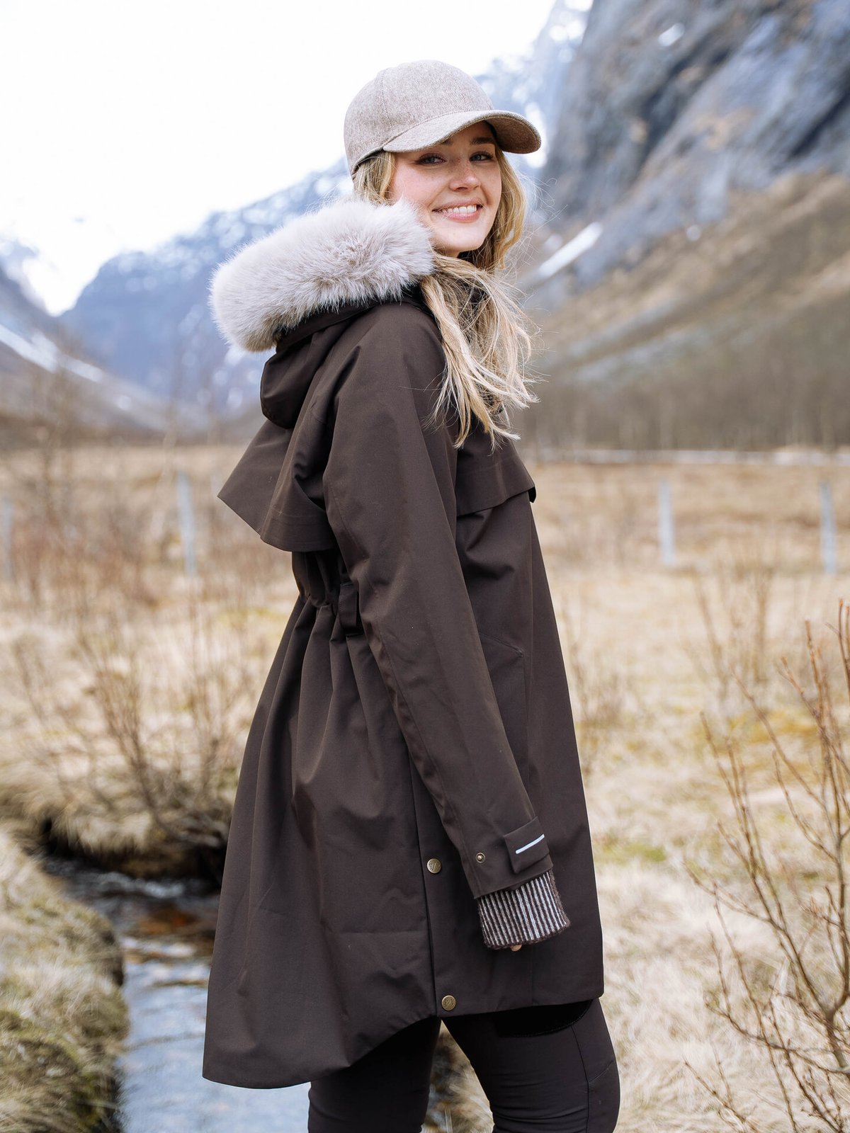 Twentyfour Legacy Saga Shell Anorak Mørk brun