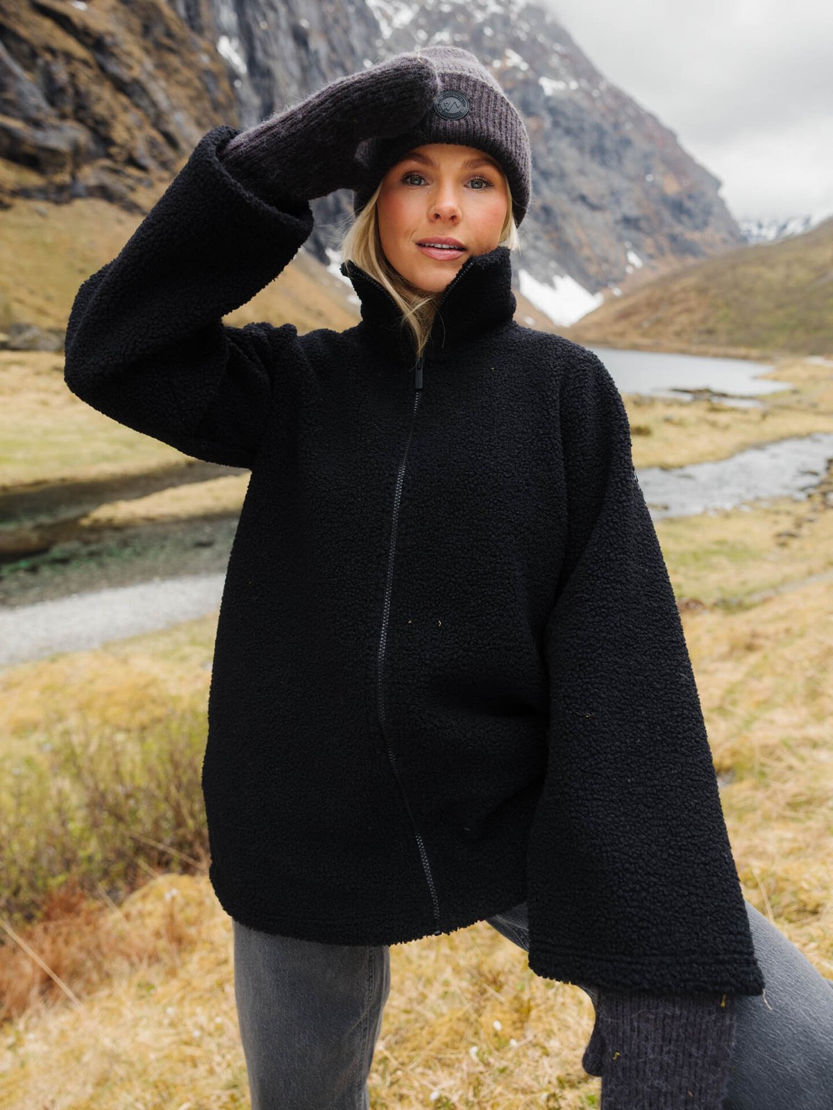 Twentyfour Mode Alva Pile Jakke Sort