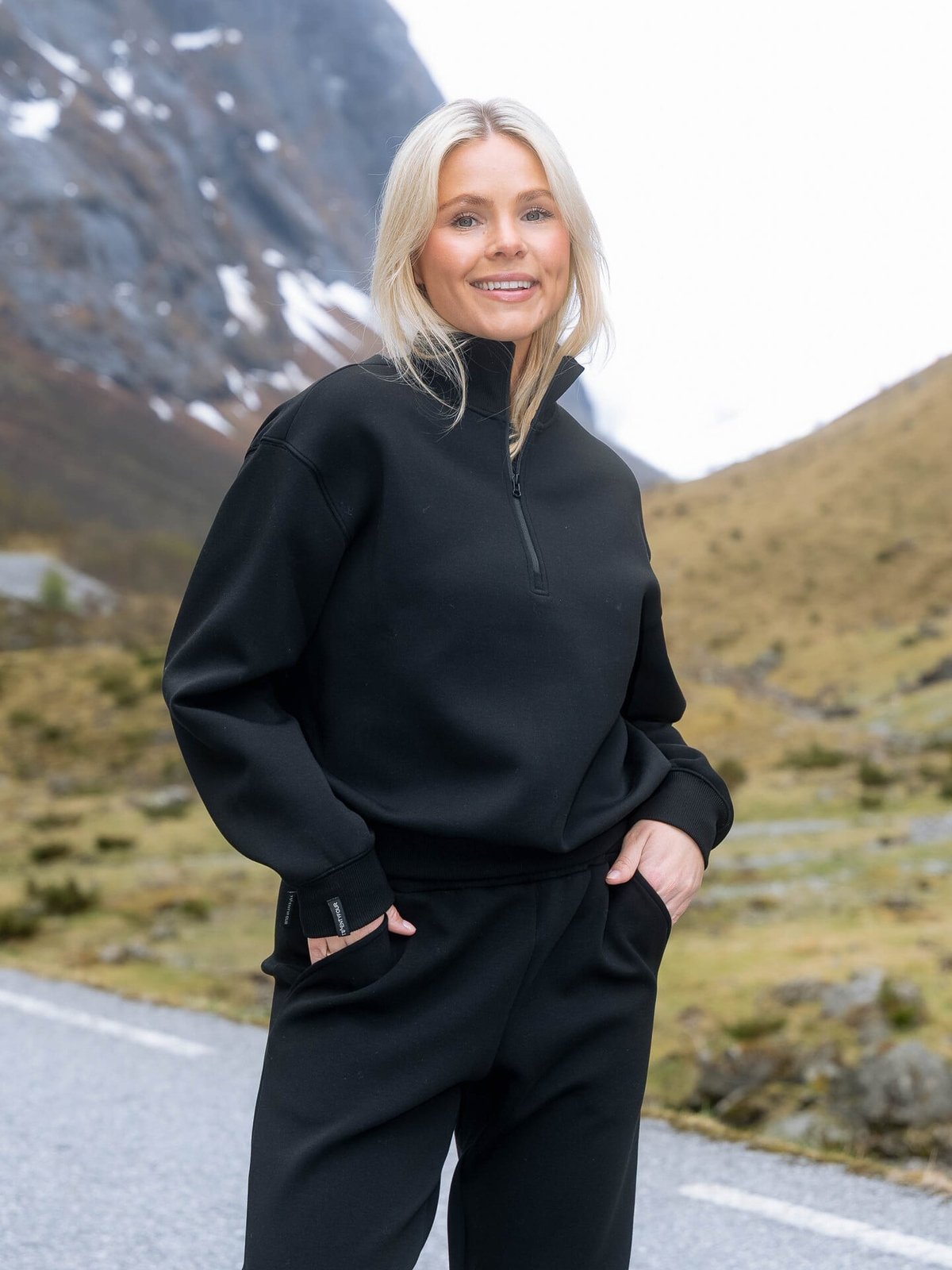 Twentyfour Mode Vivi Half Zip Genser Sort