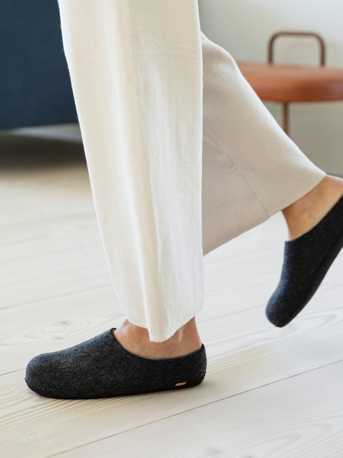 Tova Baatar Rough Charcoal